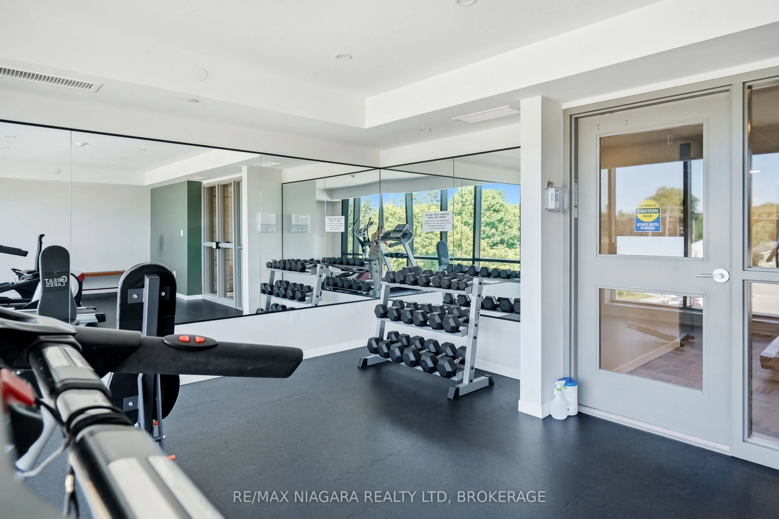 3998 Victoria Avenue #405
