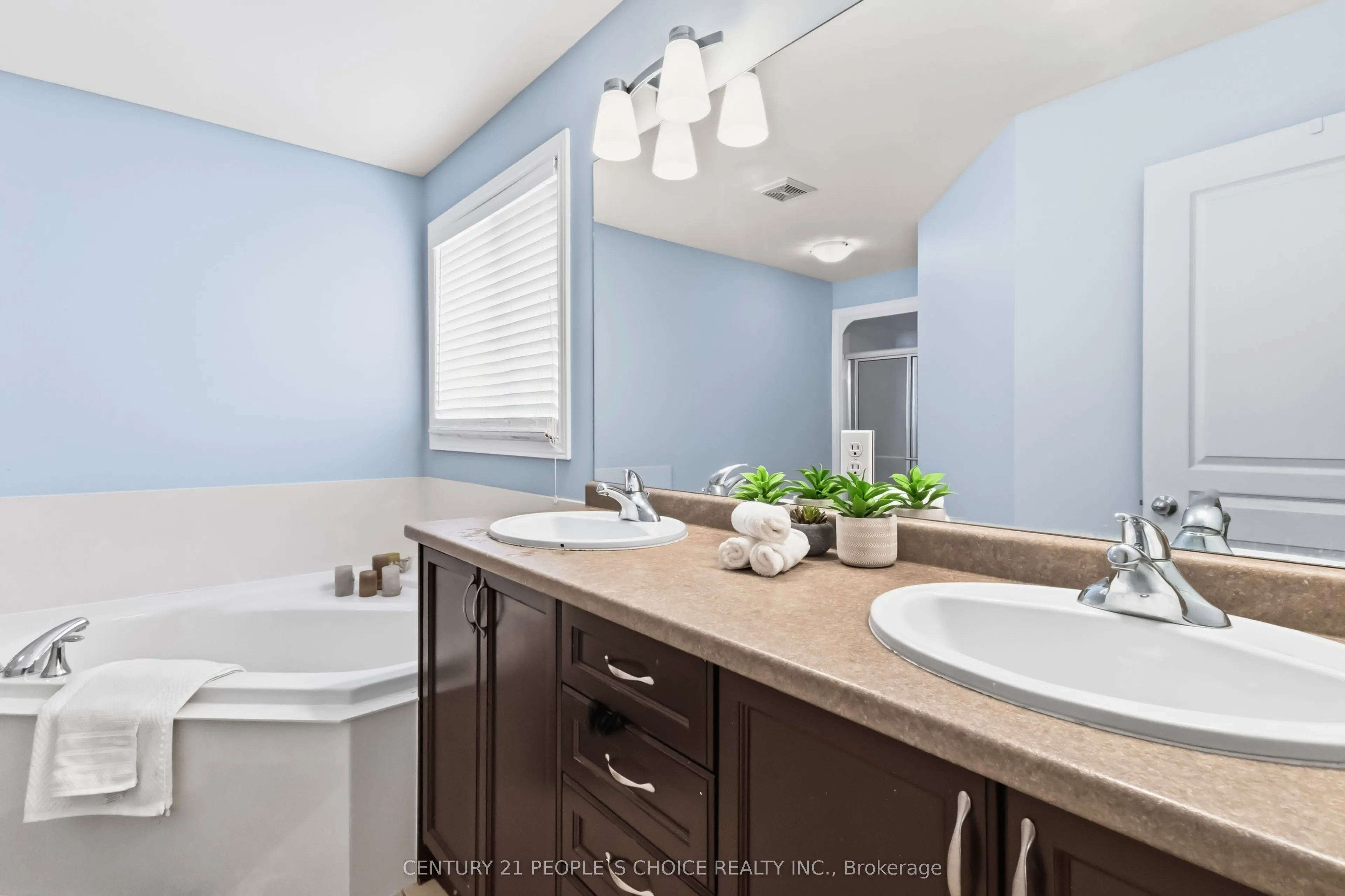 400 Skyline Avenue #15