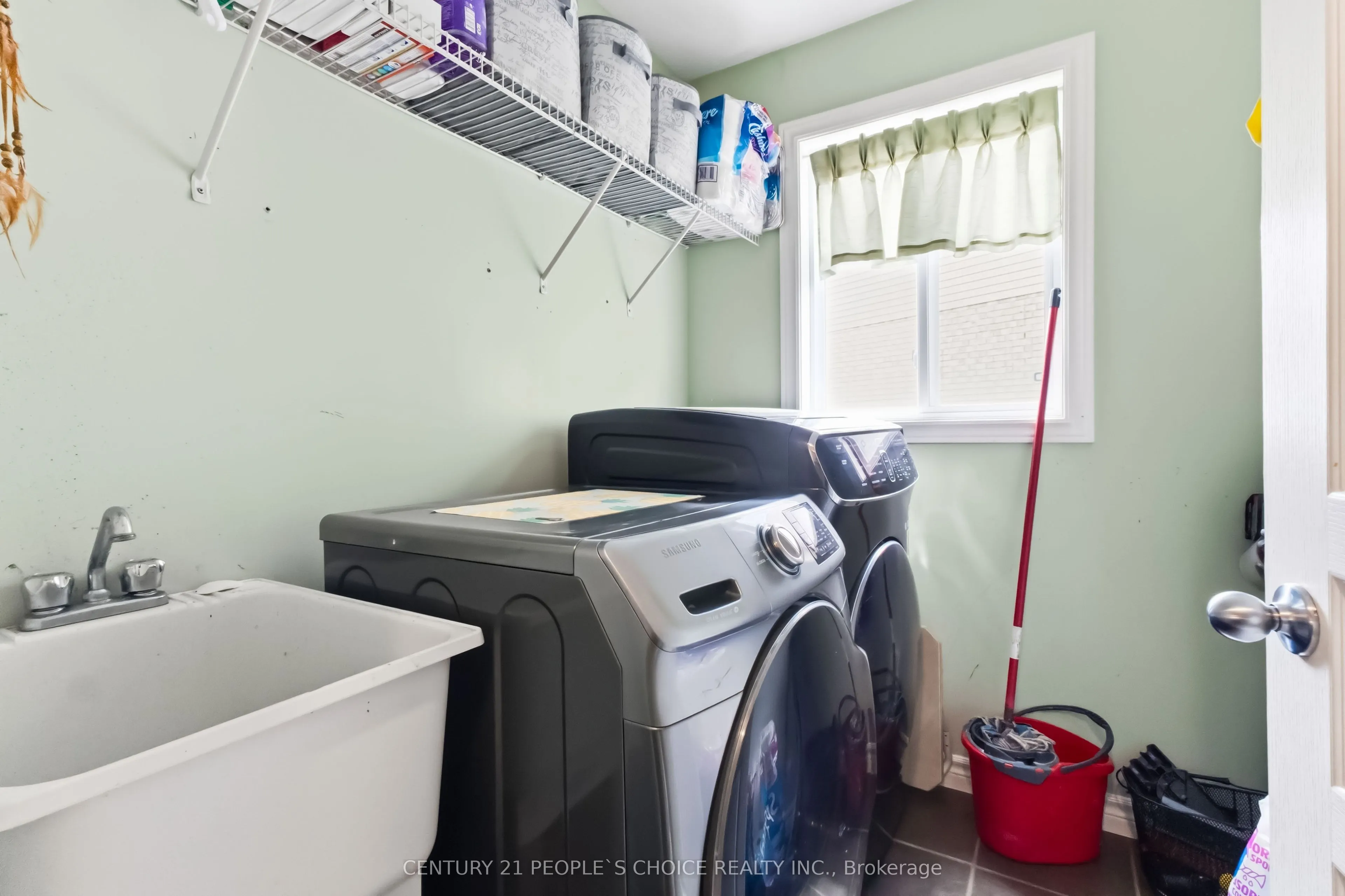 400 Skyline Avenue #15