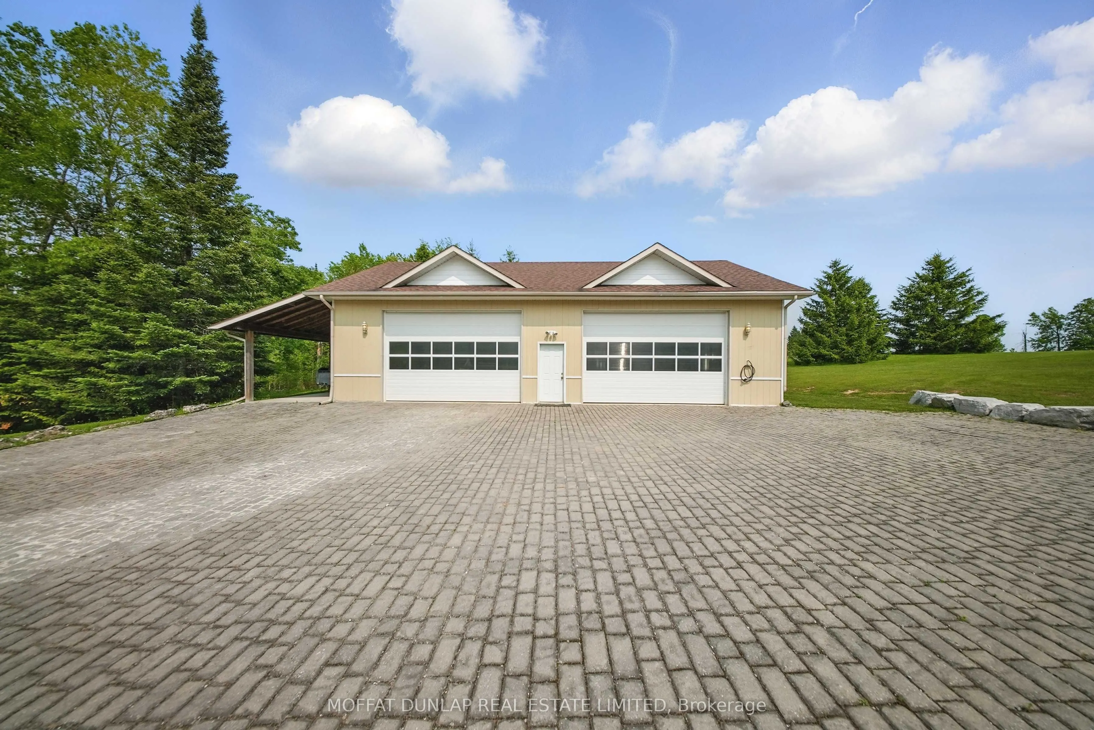 486098 30 Sideroad