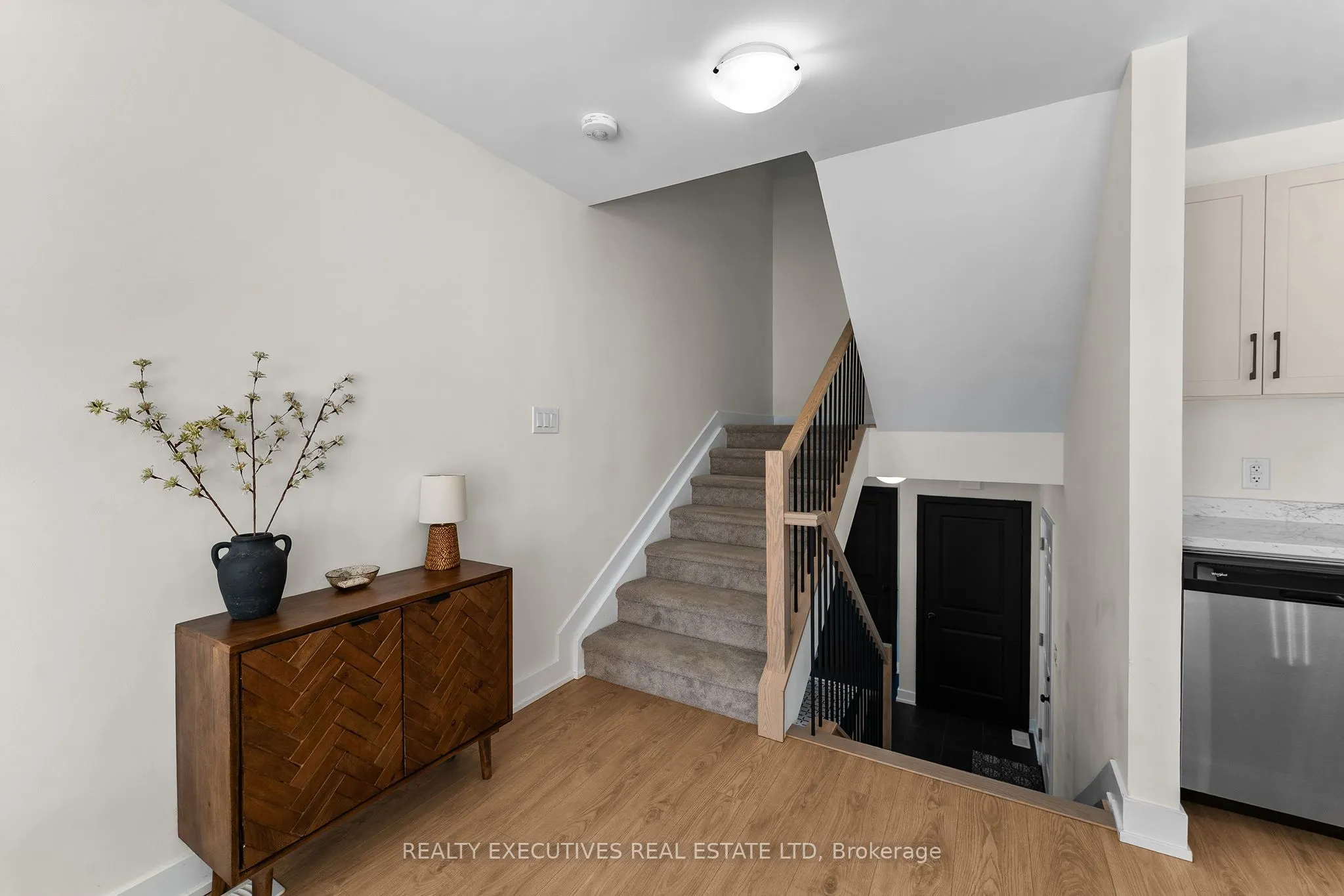 31 Whitcomb Crescent
