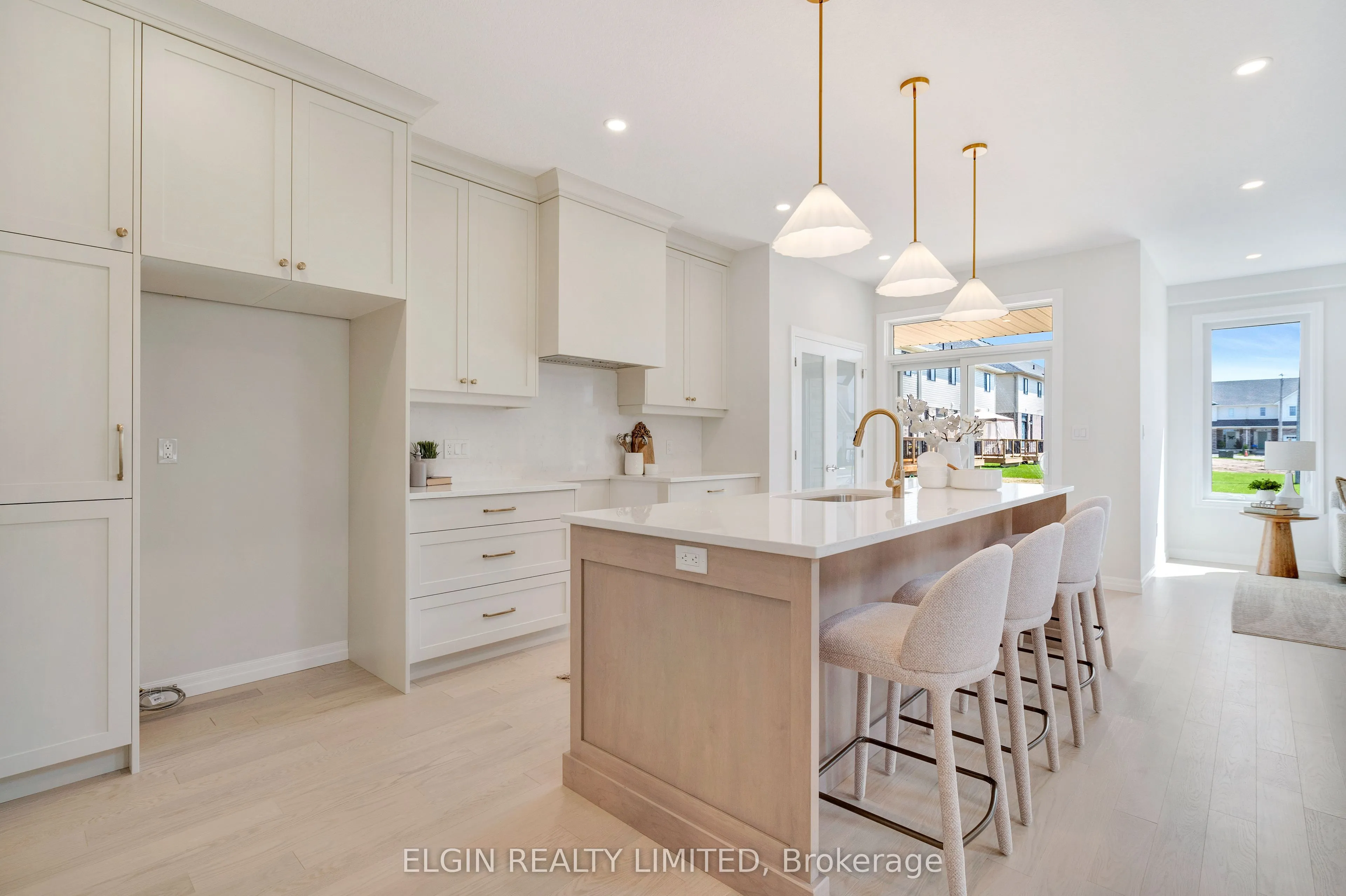 75 Hemlock Crescent