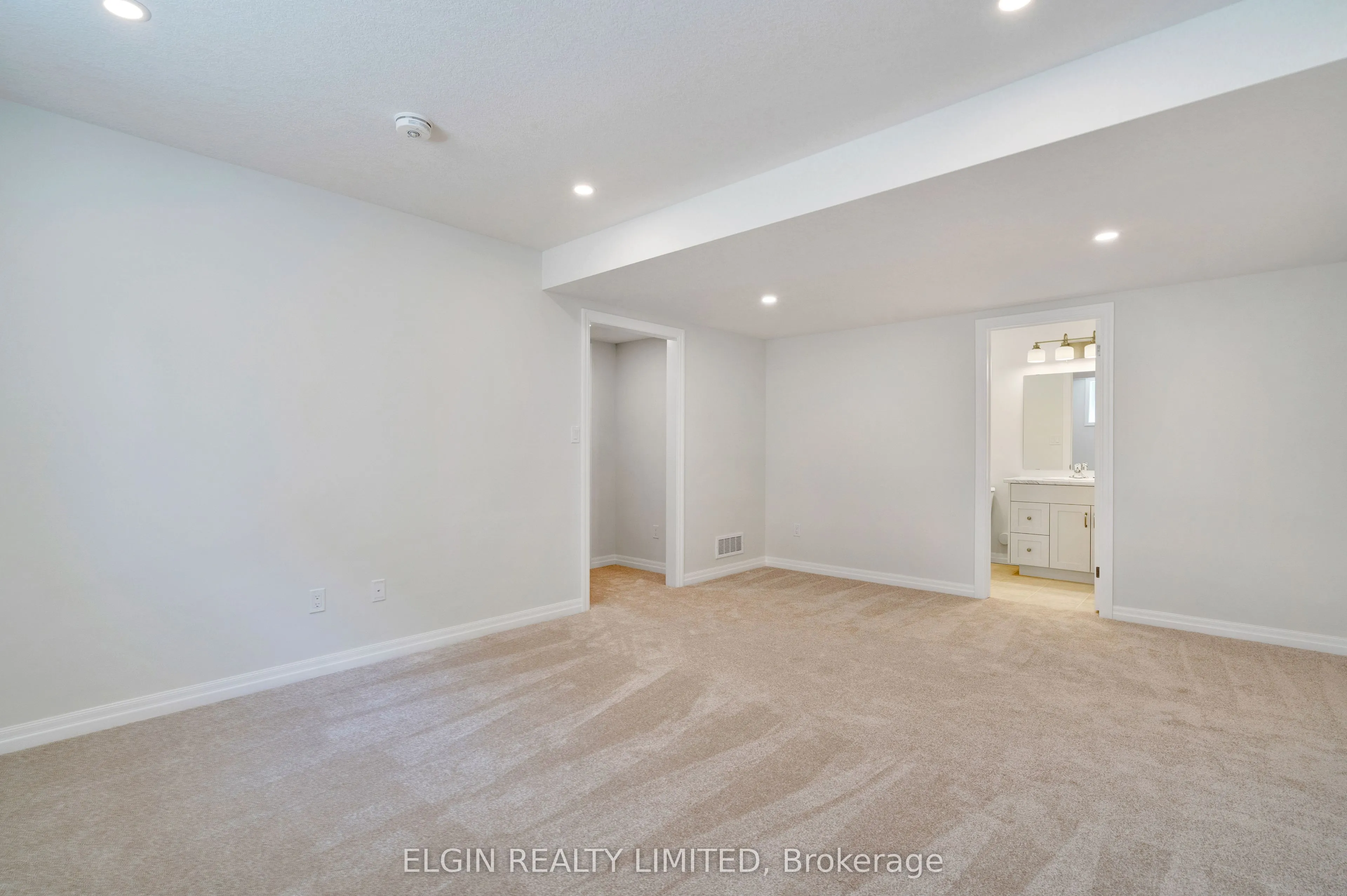 75 Hemlock Crescent