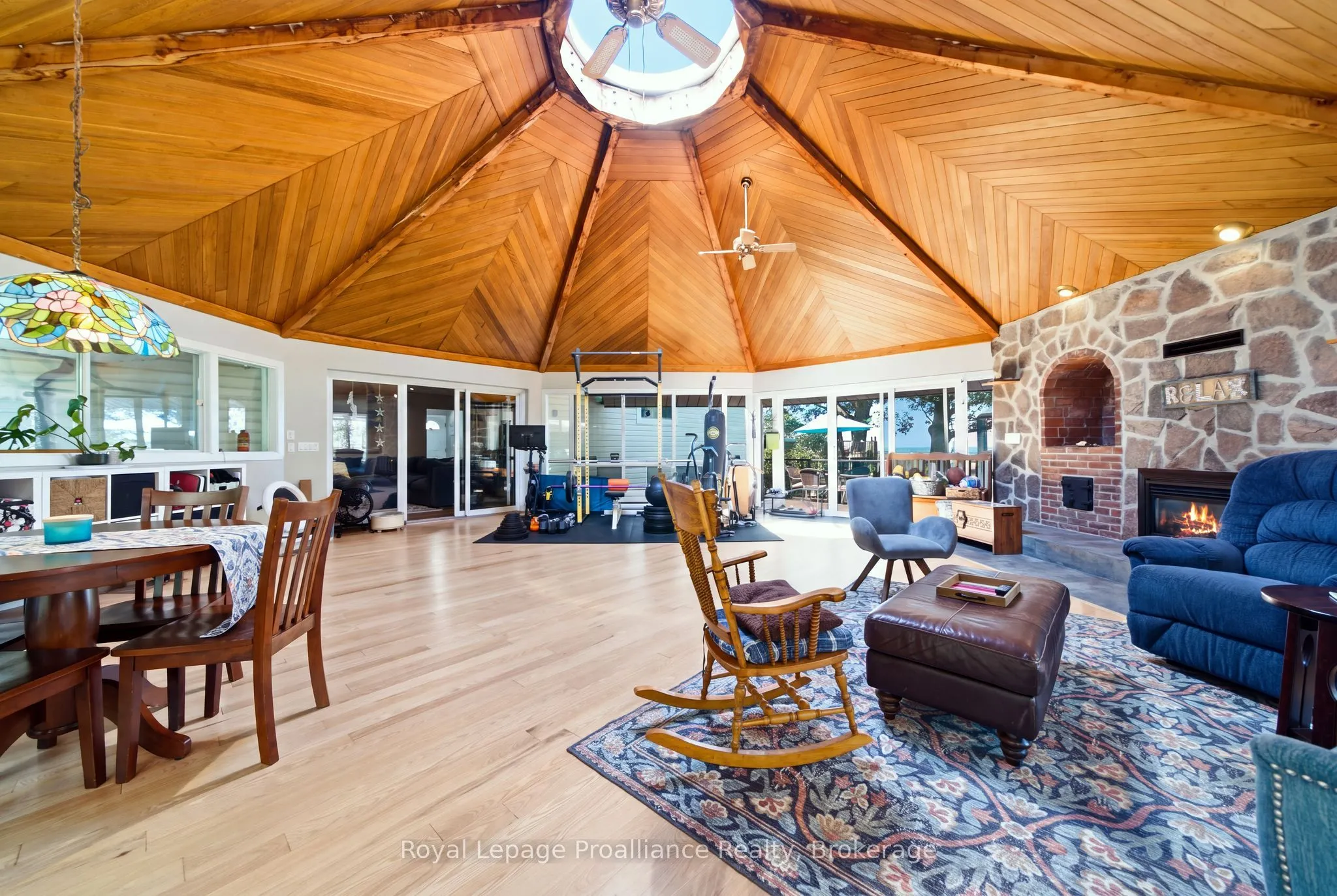 1698 Foxboro-Stirling Road