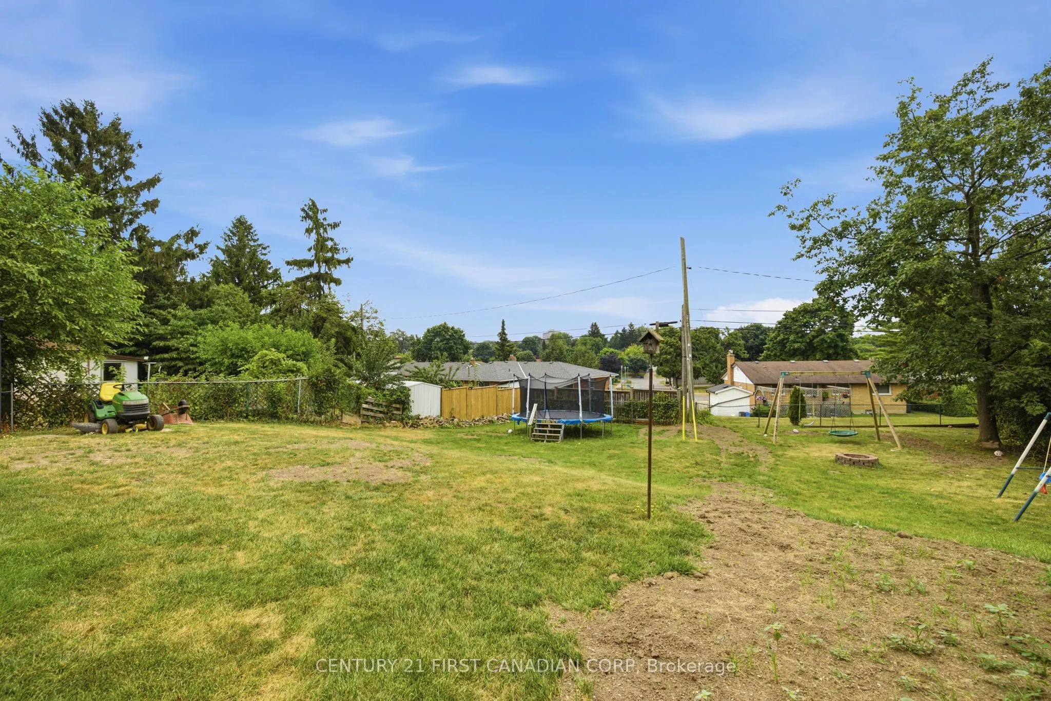 285 Panorama Crescent