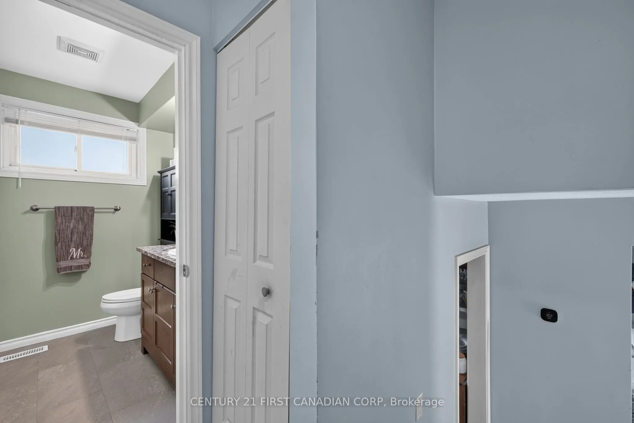 285 Panorama Crescent