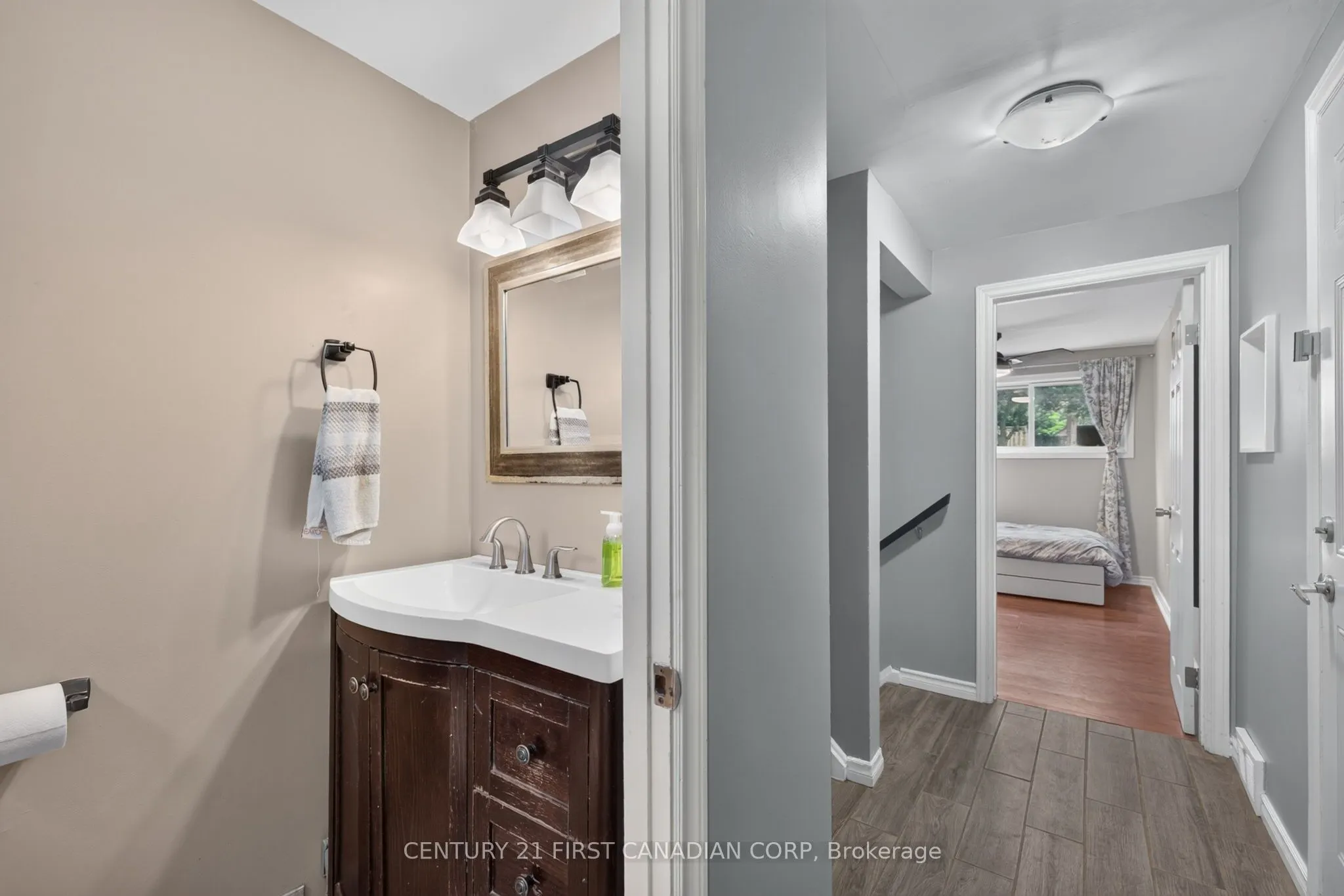 285 Panorama Crescent