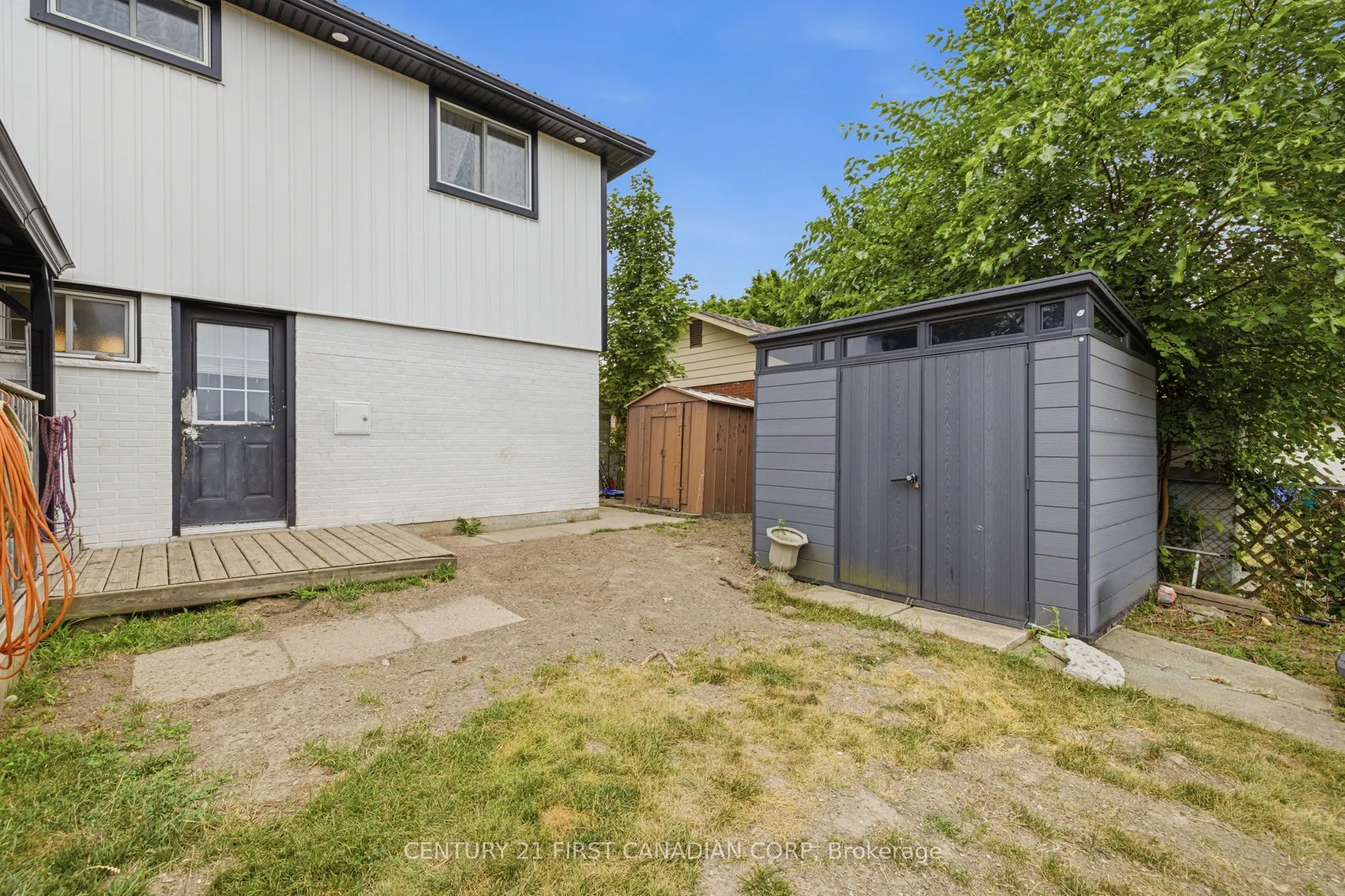 285 Panorama Crescent