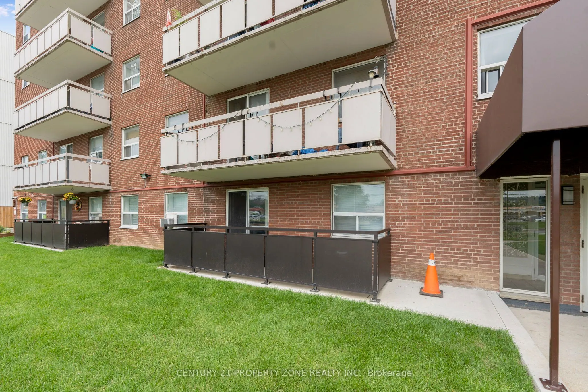 851 Queenston Road #105
