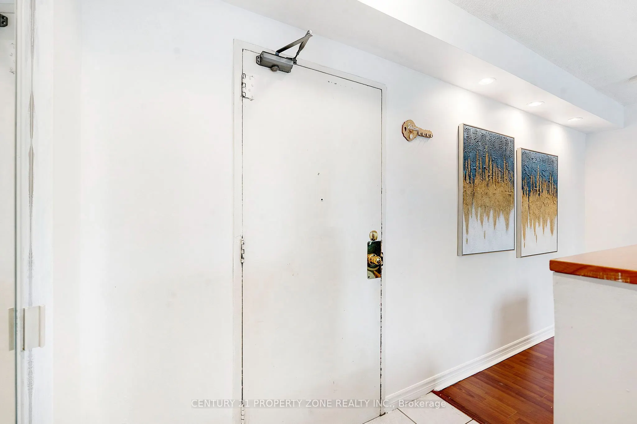 851 Queenston Road #105