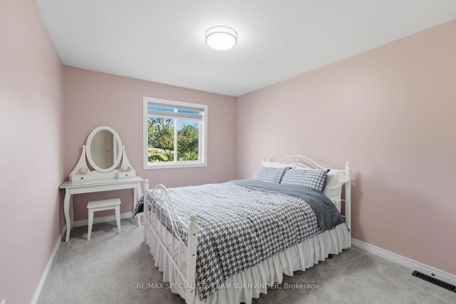 37 Woodland Drive