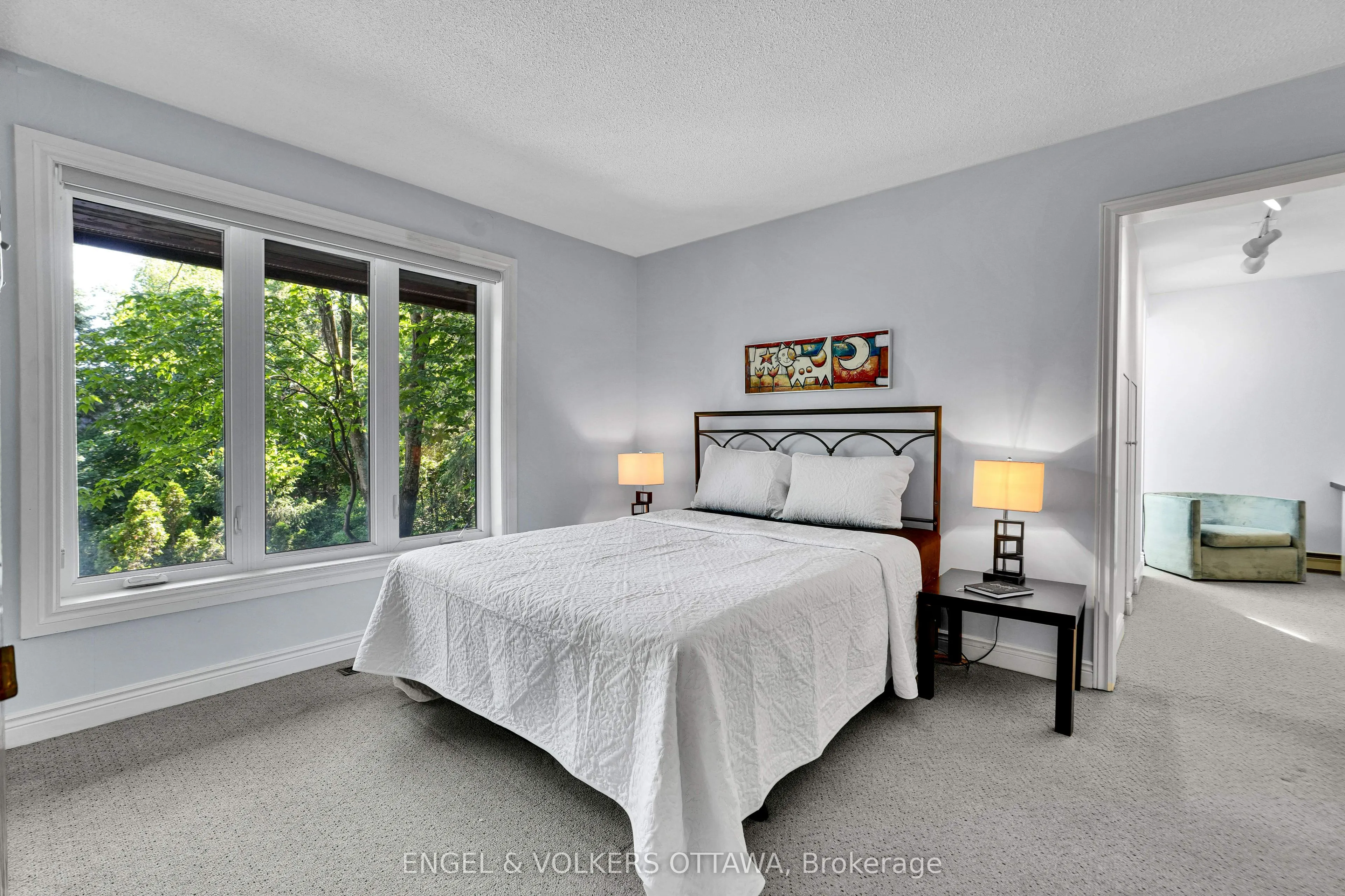 7 Mid Pines Grove