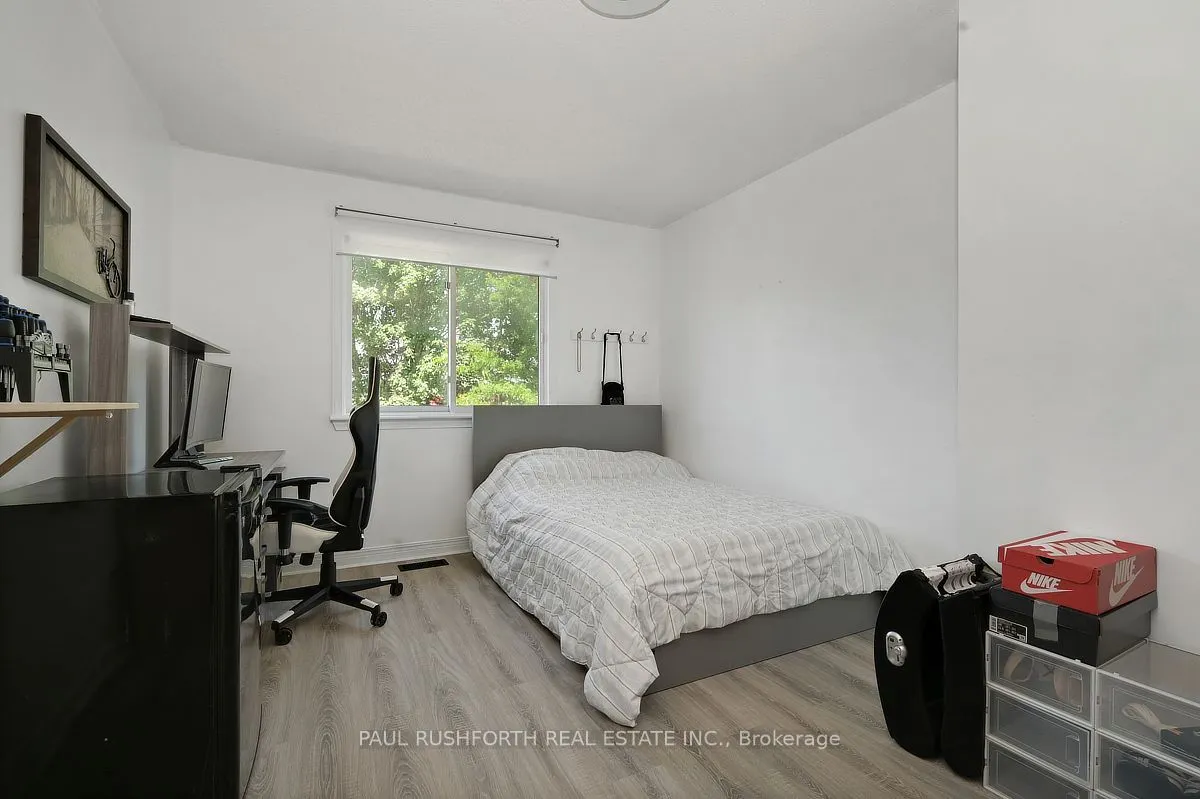 29 Grenadier Way