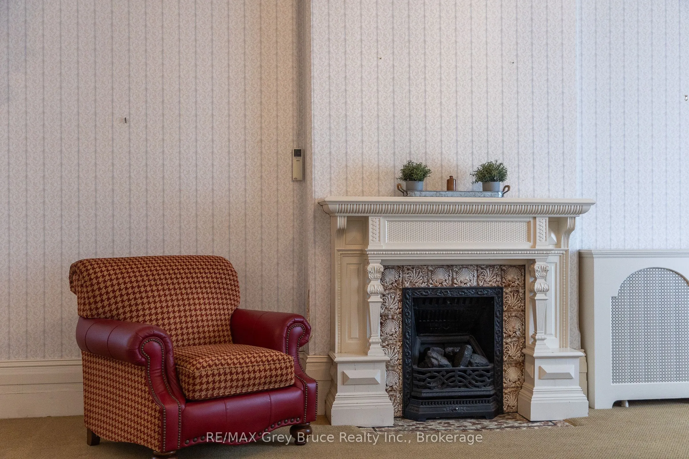 1178 4th Avenue W