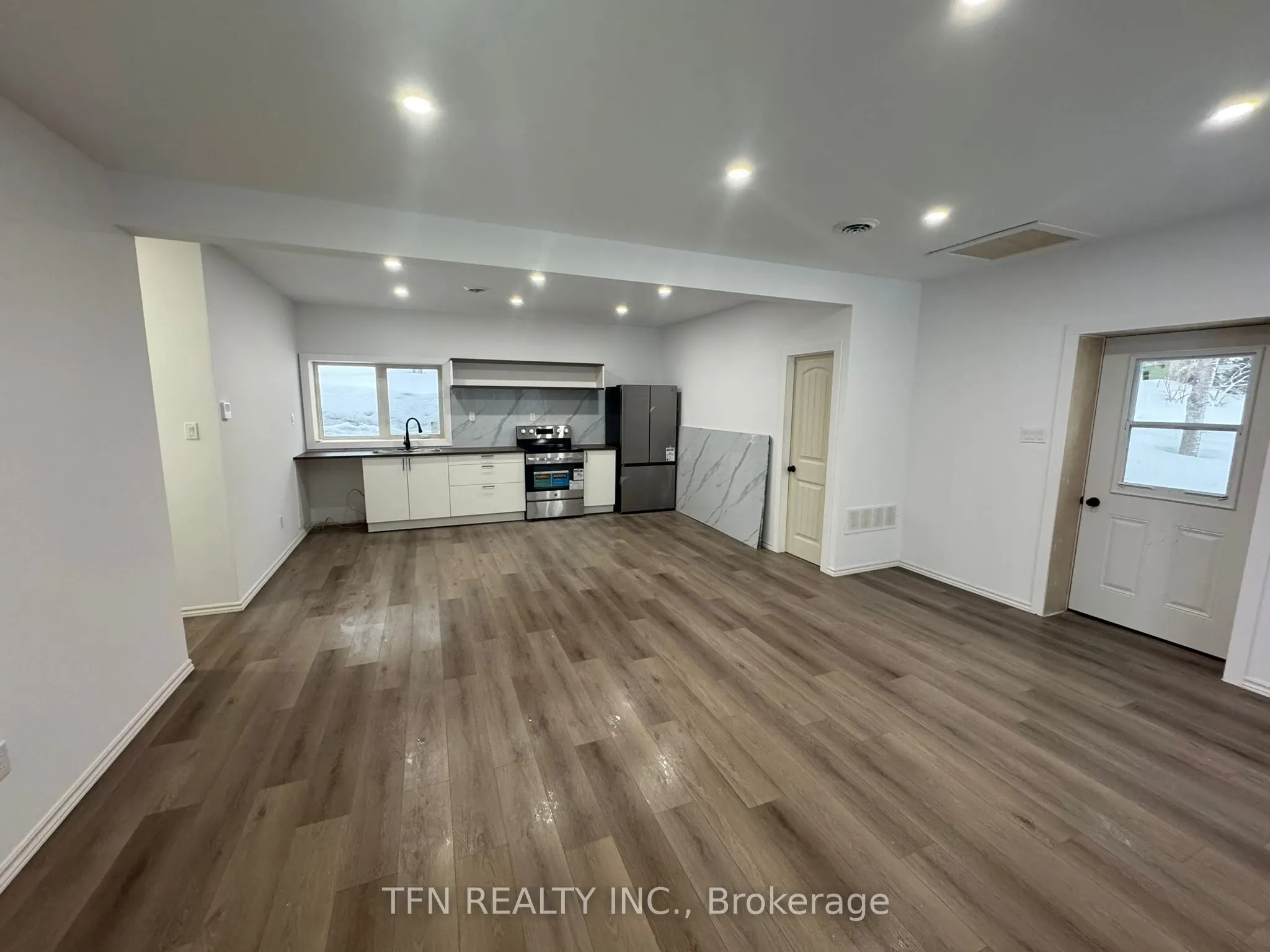385 Gables Road