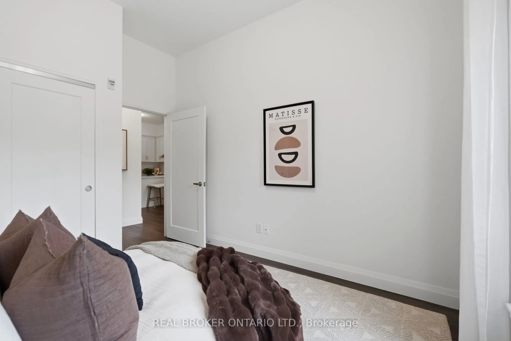 30 Hamilton Street S #101