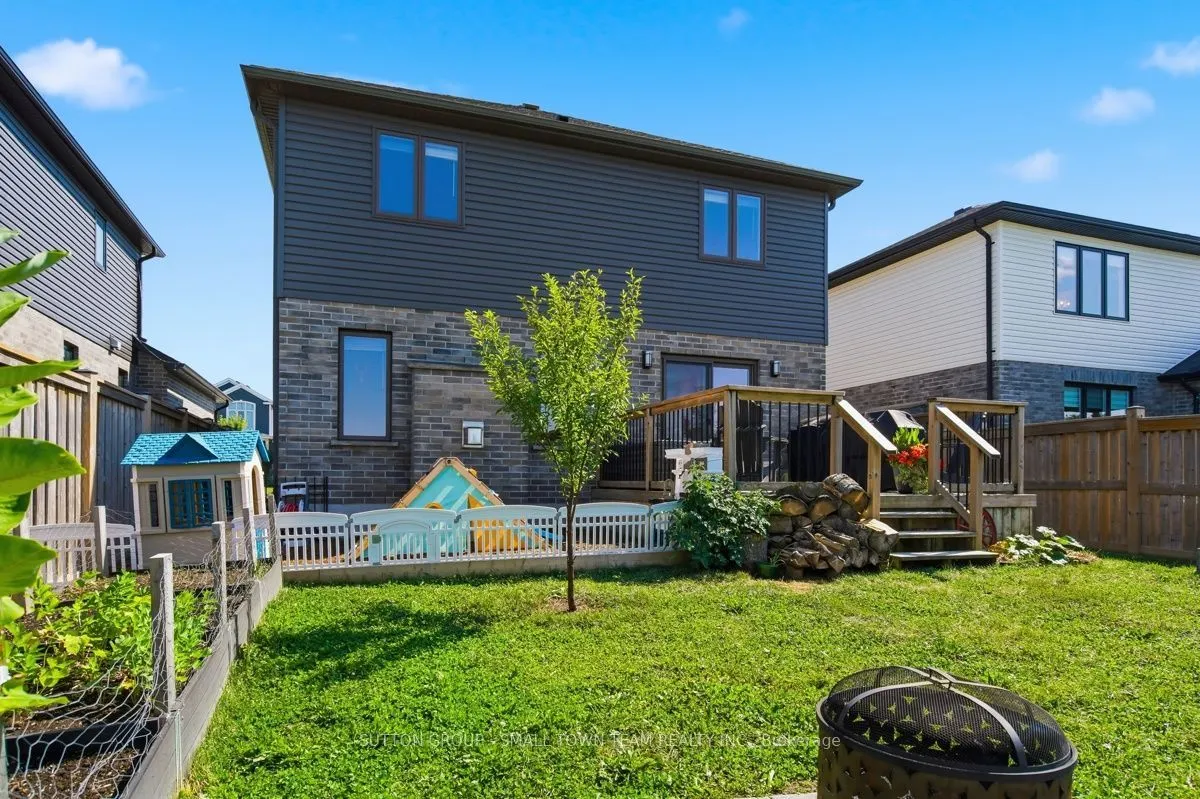 122 Gilmour Drive