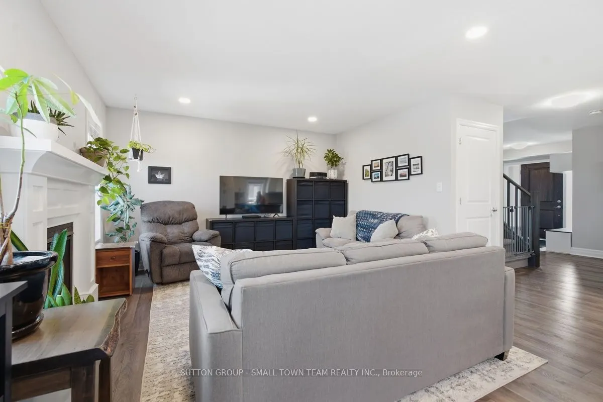 122 Gilmour Drive