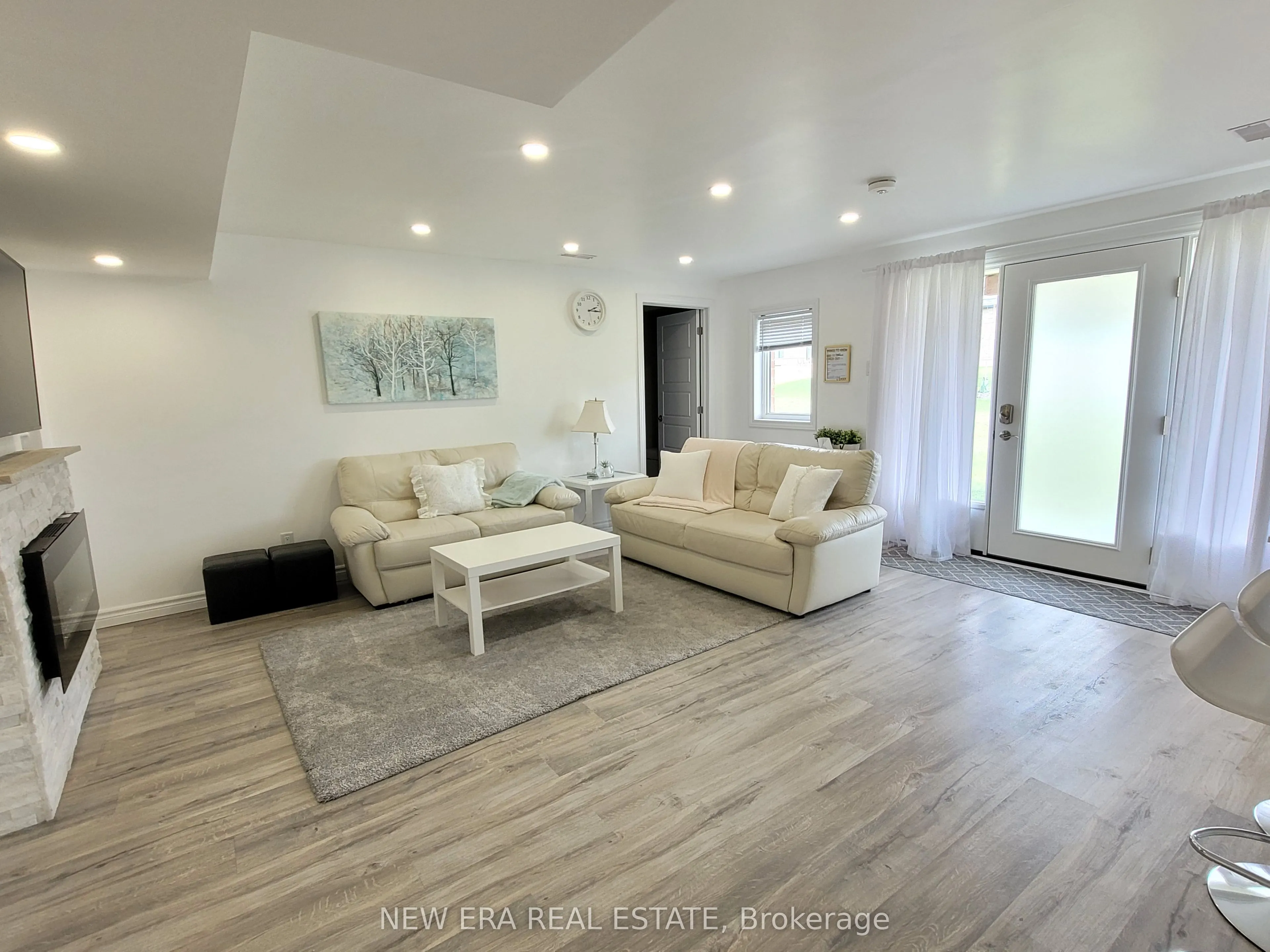 455 Equestrian Way