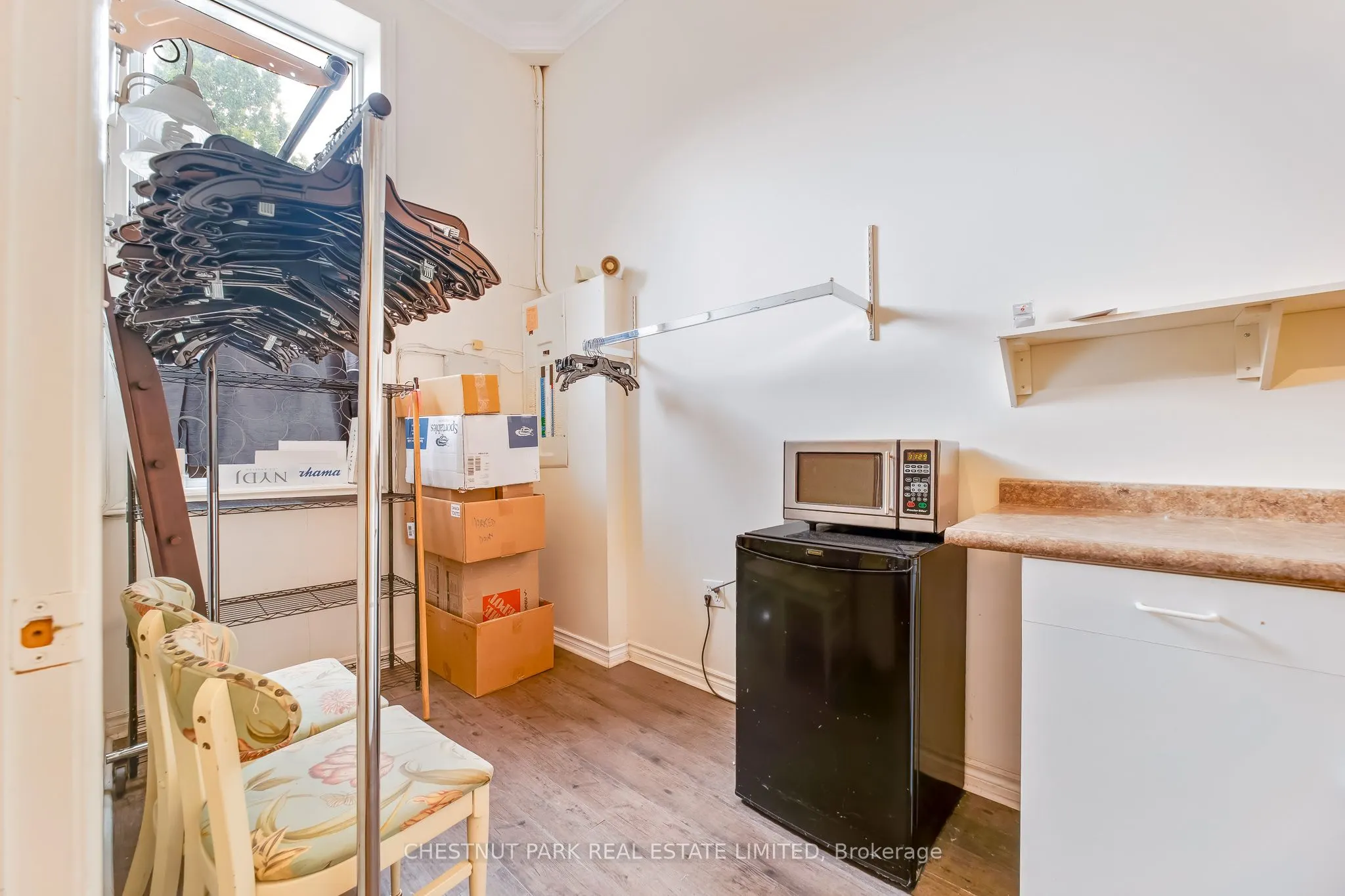 2-19 King Street W