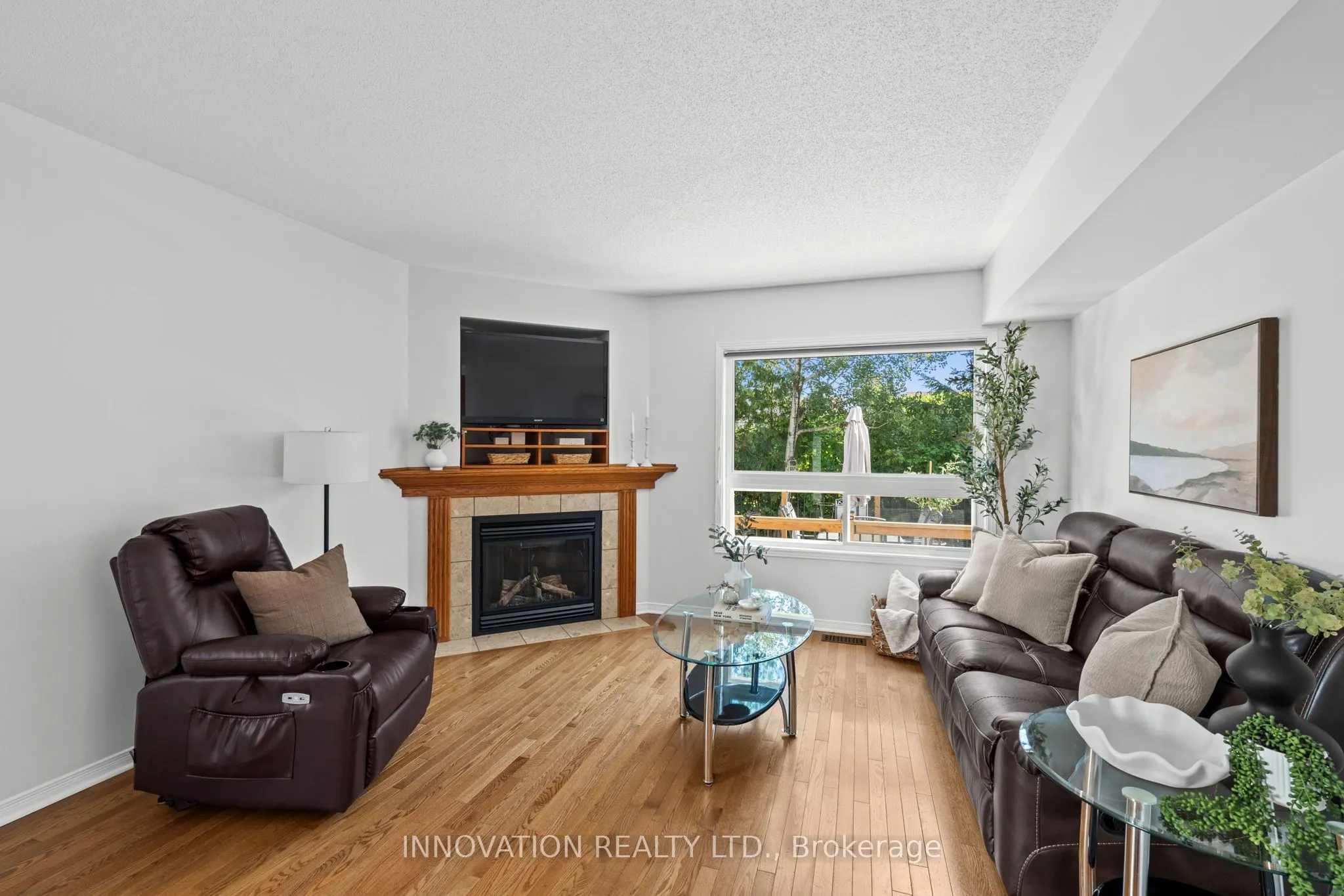 37 Chantilly Gate