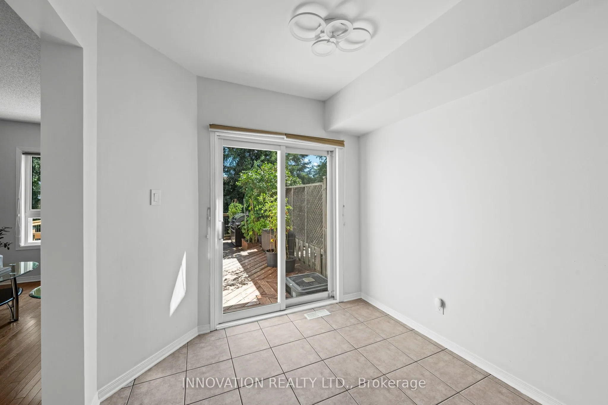 37 Chantilly Gate
