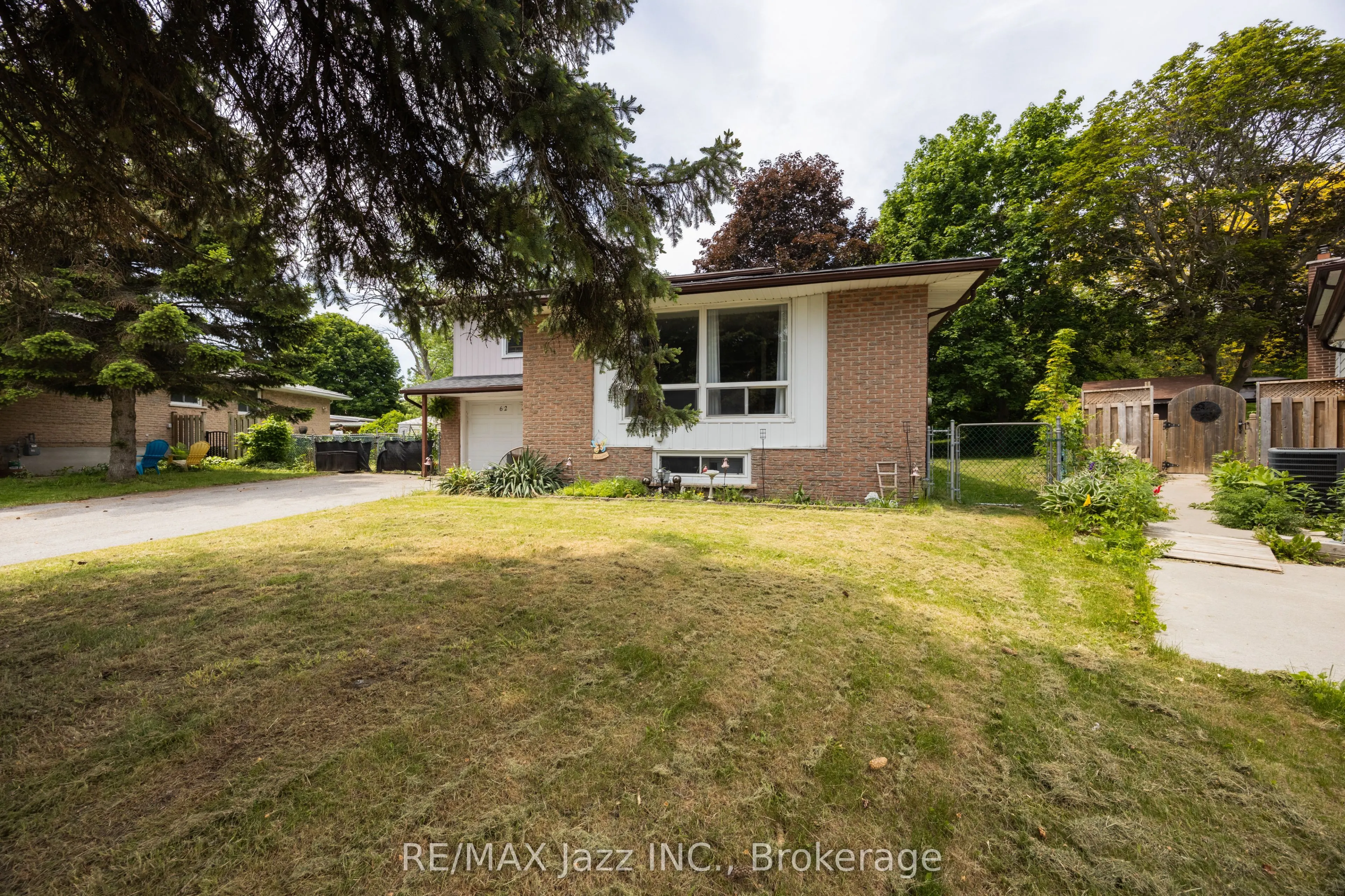 62 Crossley Drive