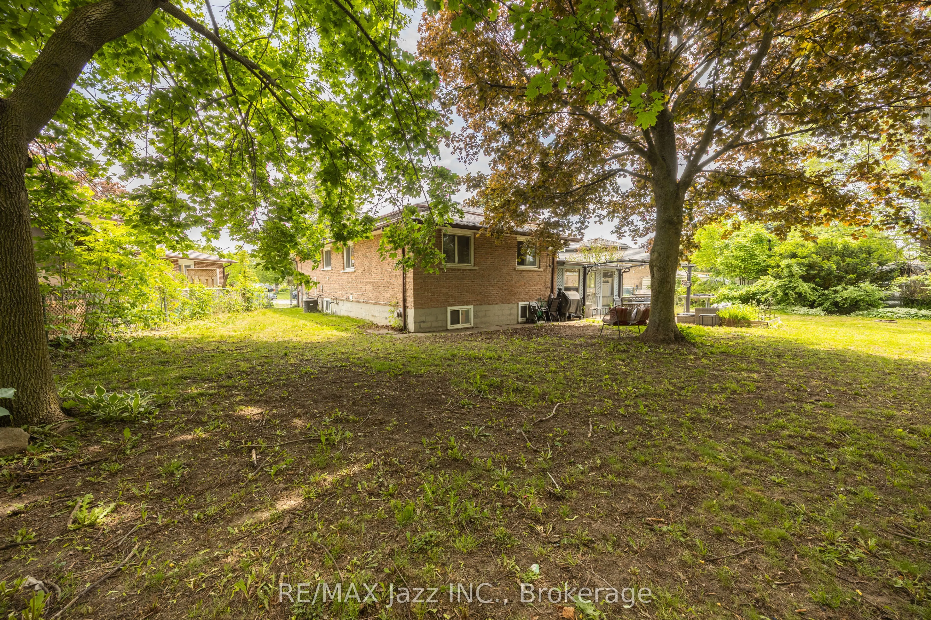 62 Crossley Drive