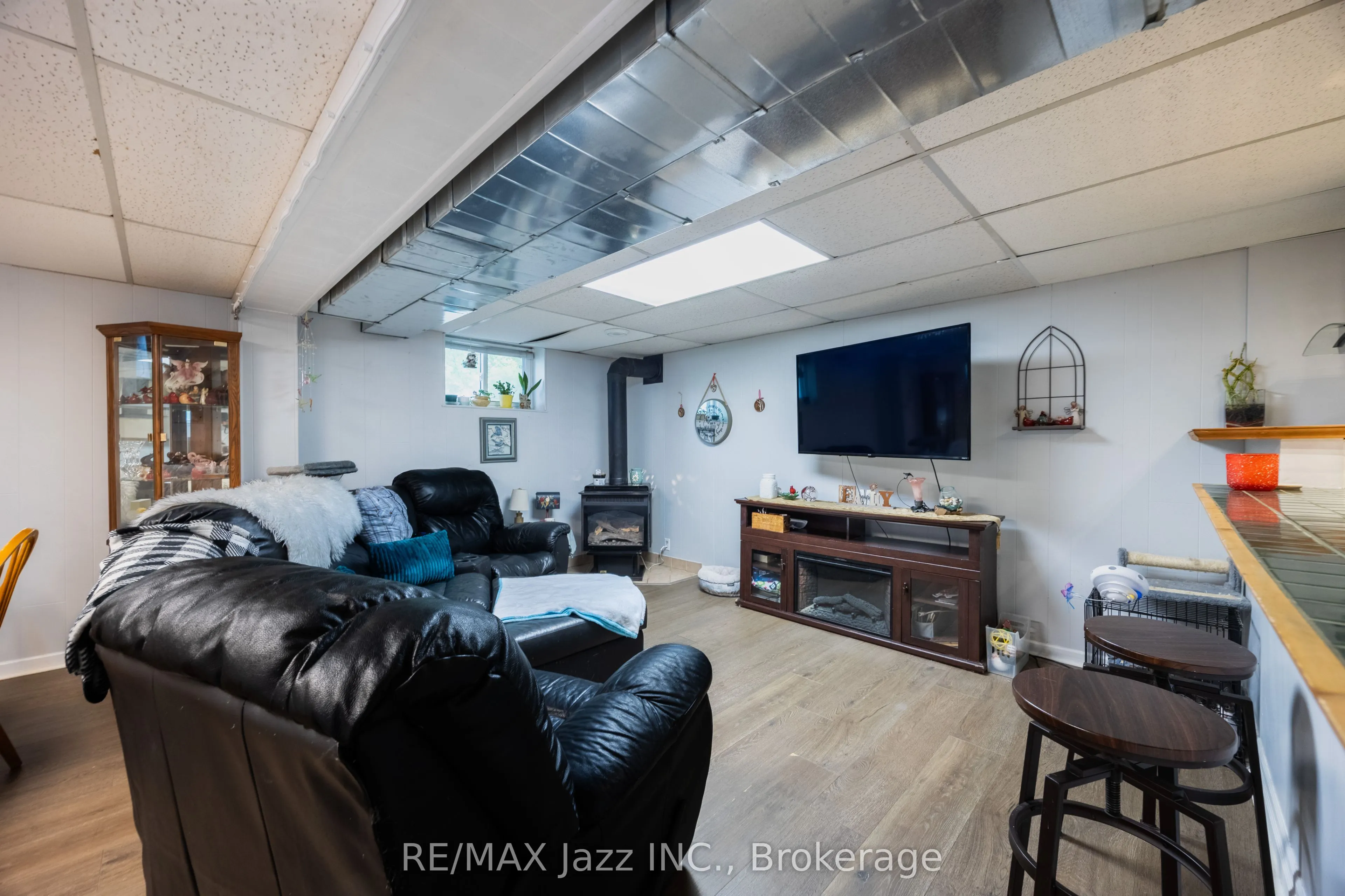 62 Crossley Drive