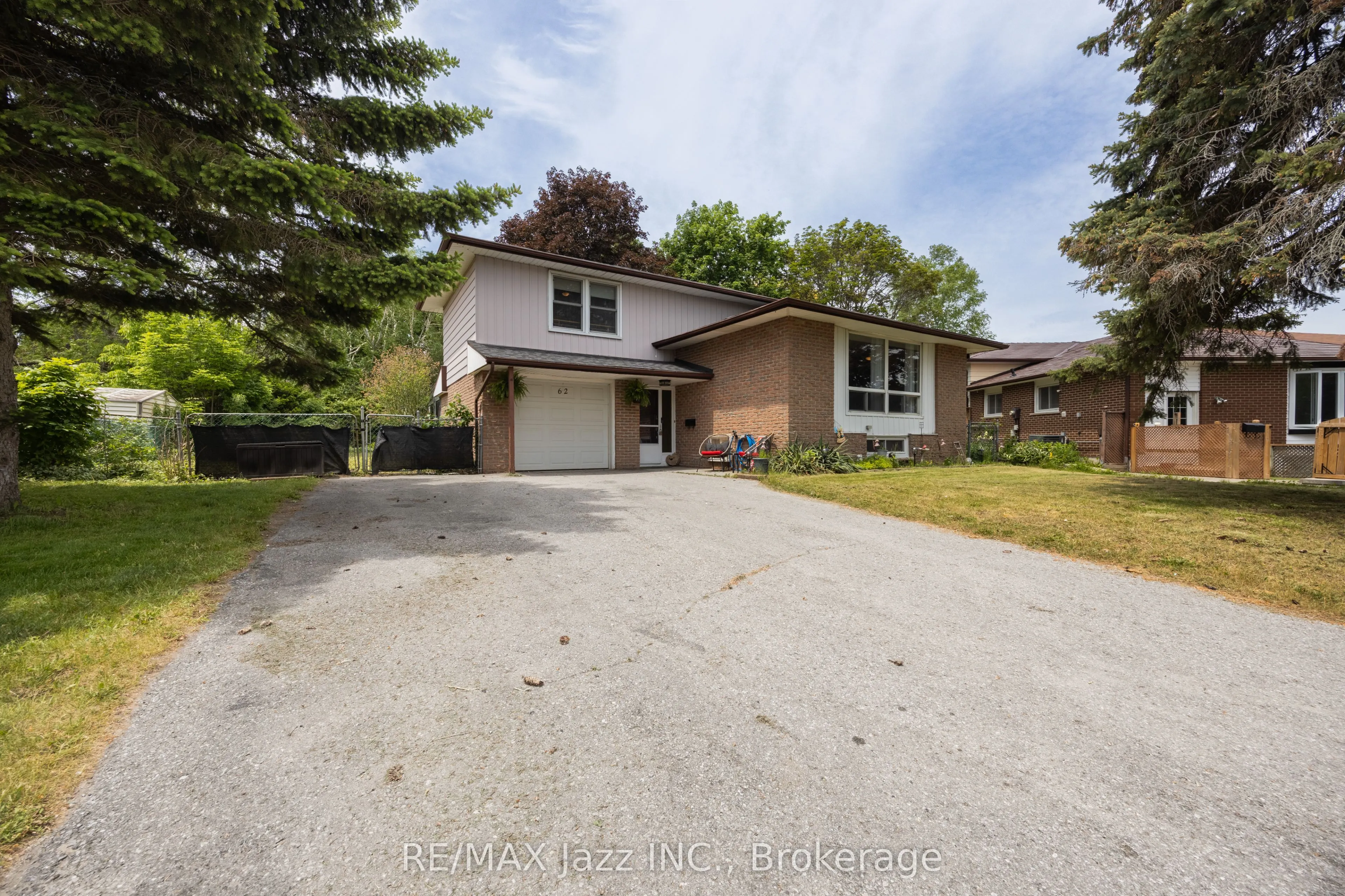 62 Crossley Drive