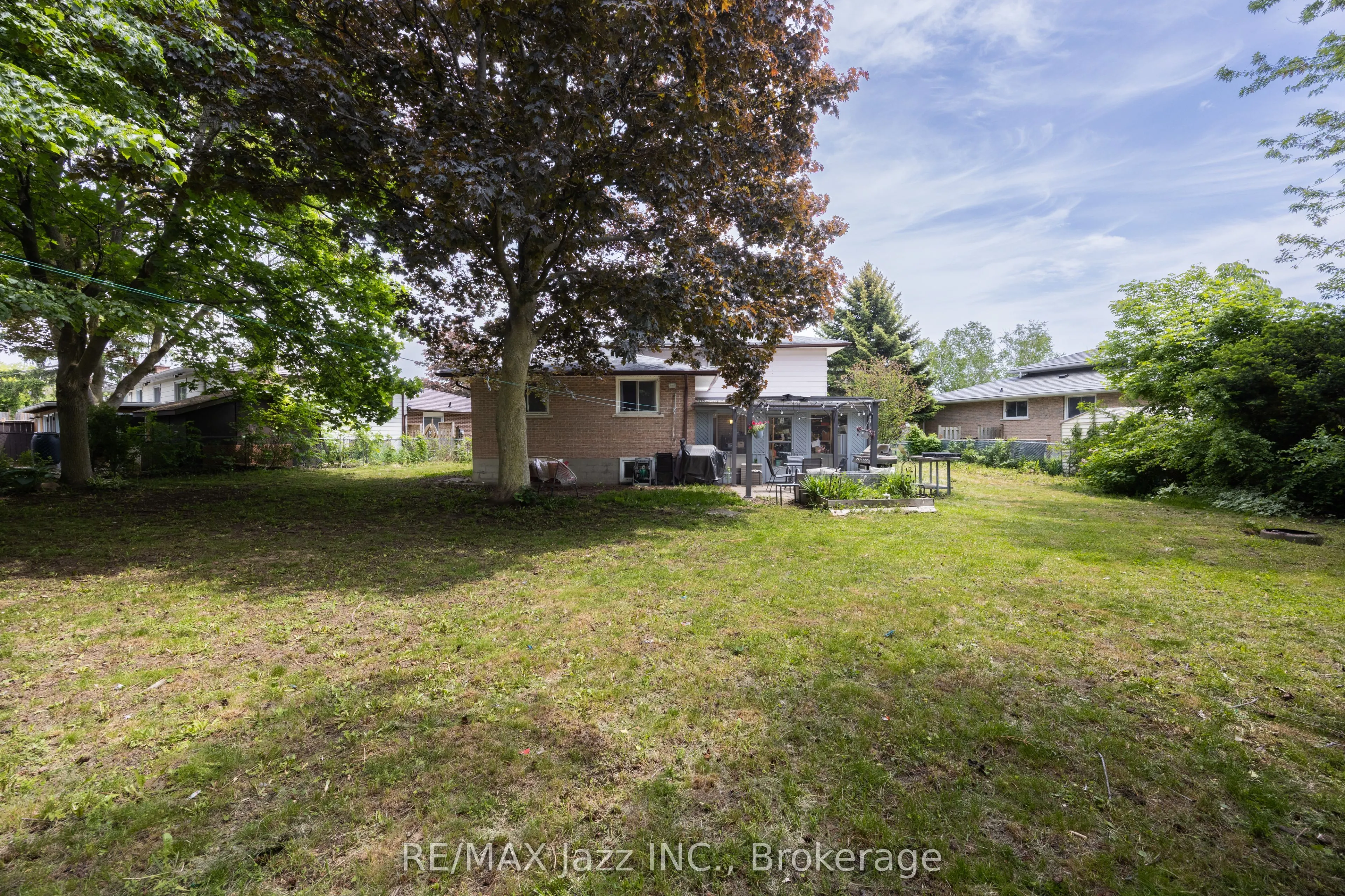 62 Crossley Drive