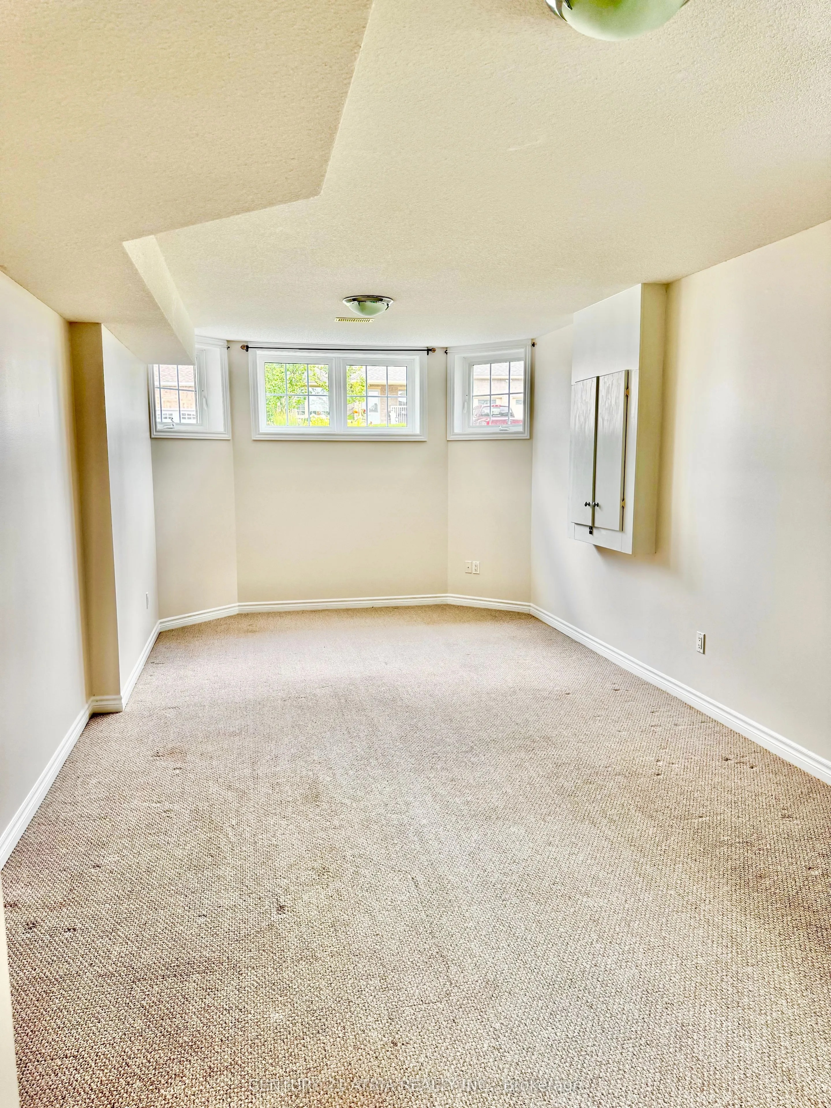 1688 Keppler Crescent