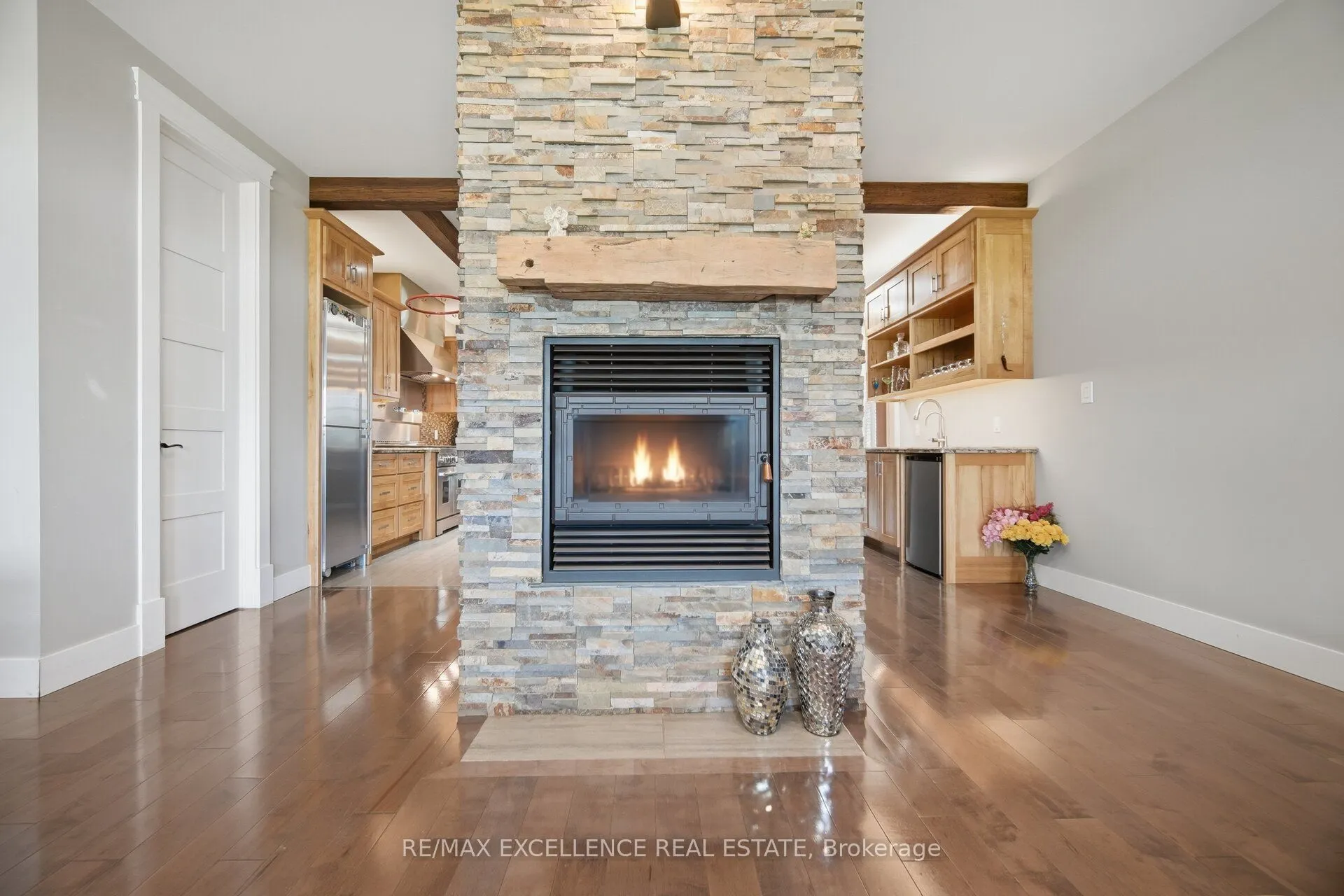 5593 Trafalgar Road