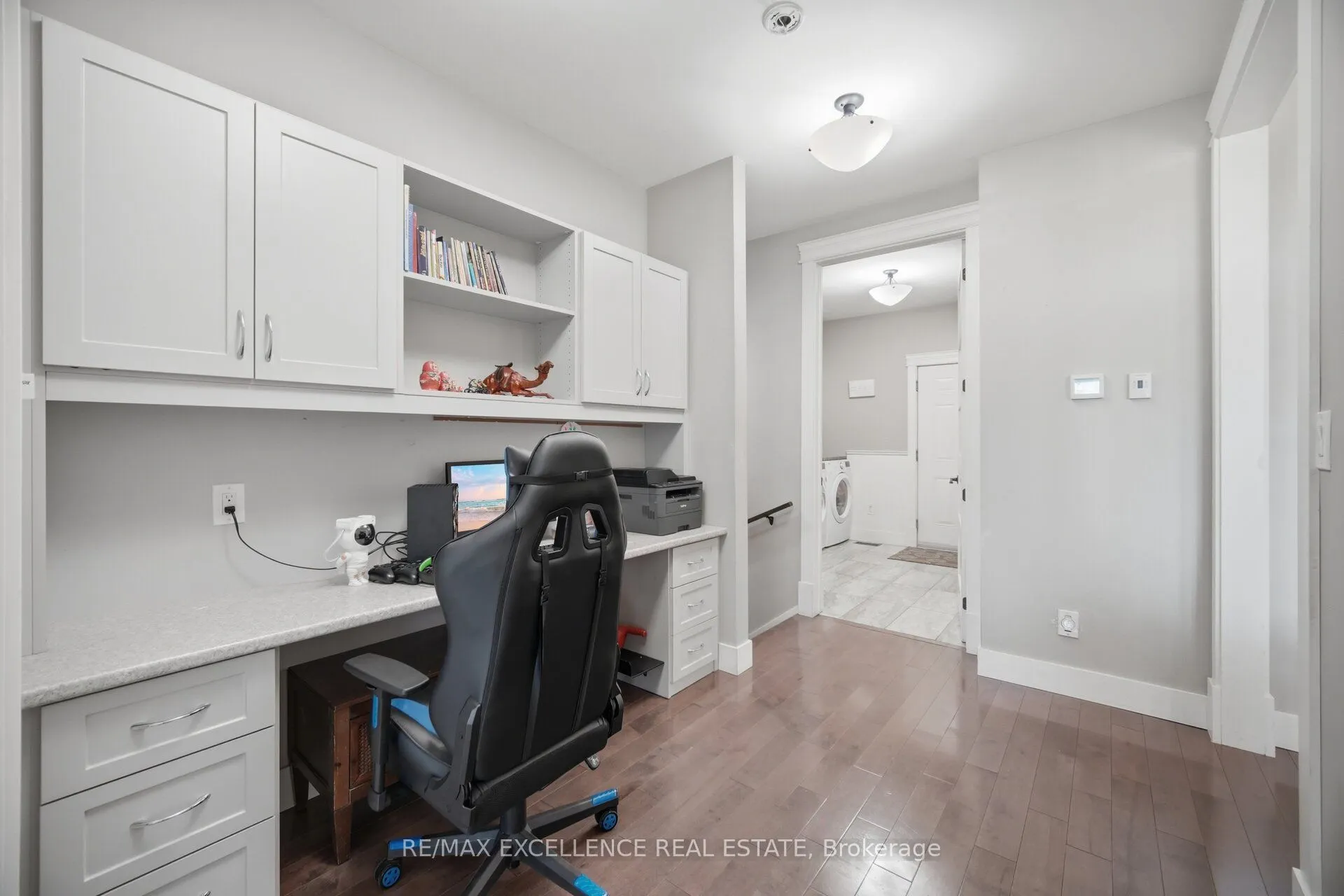 5593 Trafalgar Road