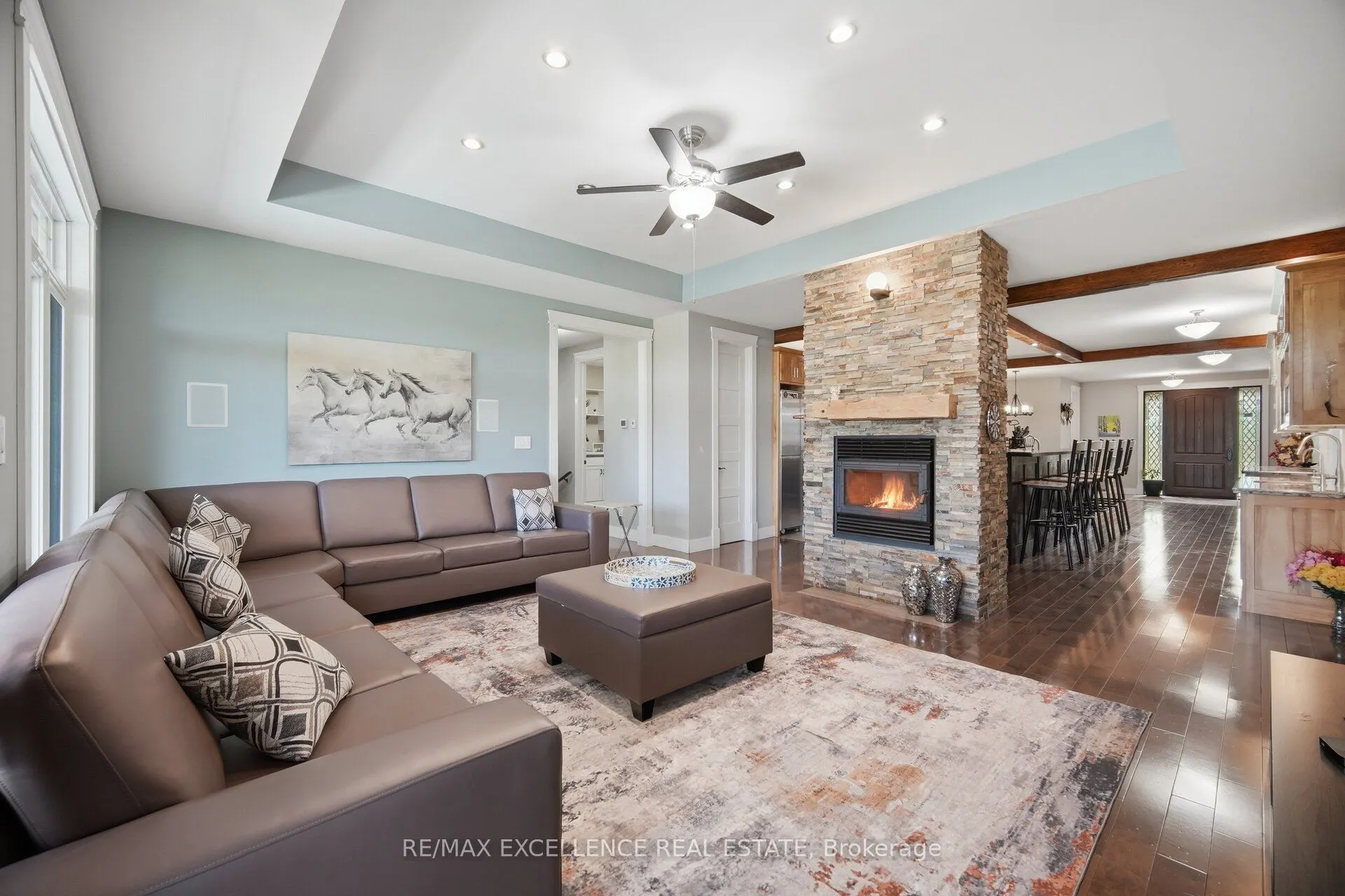 5593 Trafalgar Road
