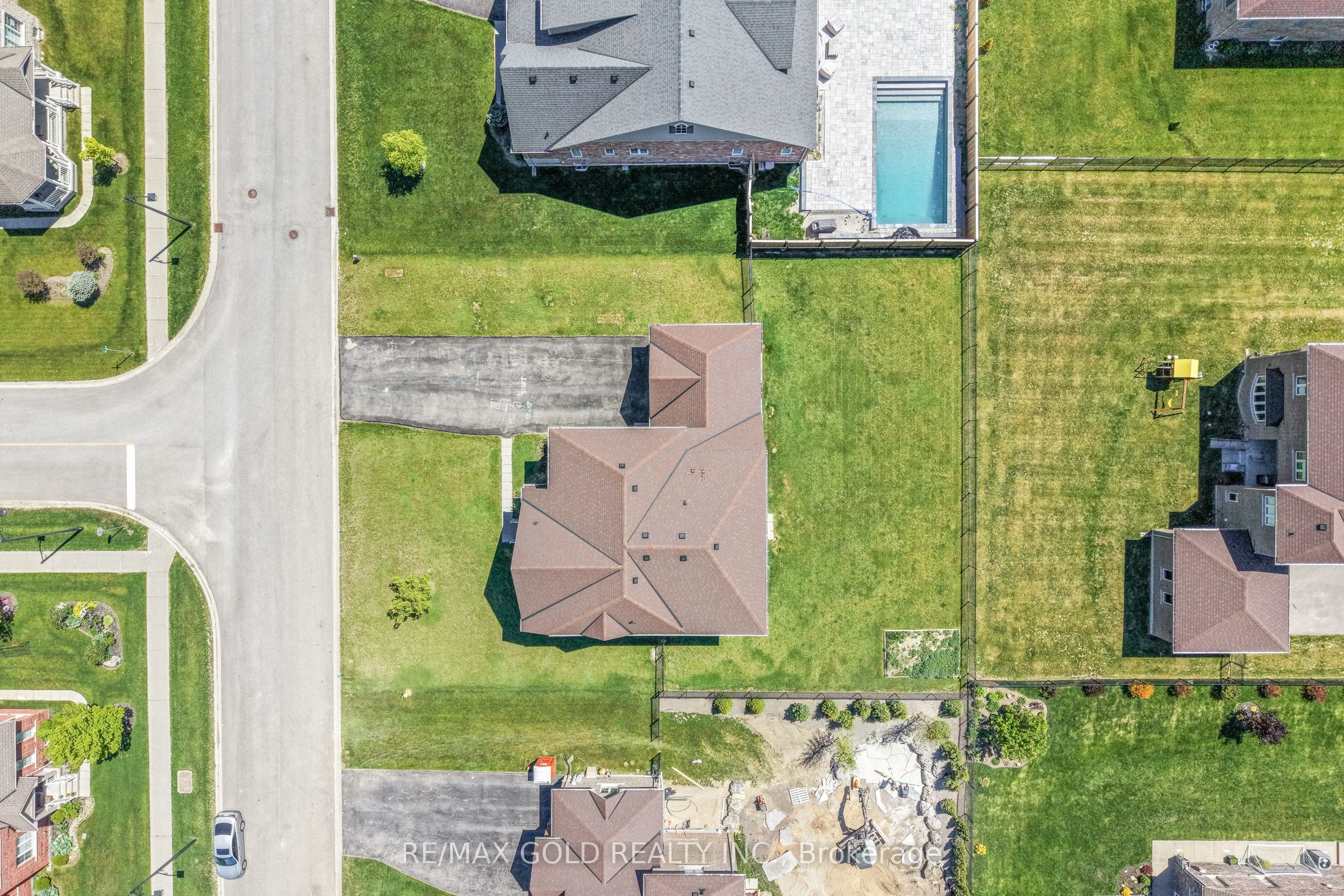 16 Meek Avenue