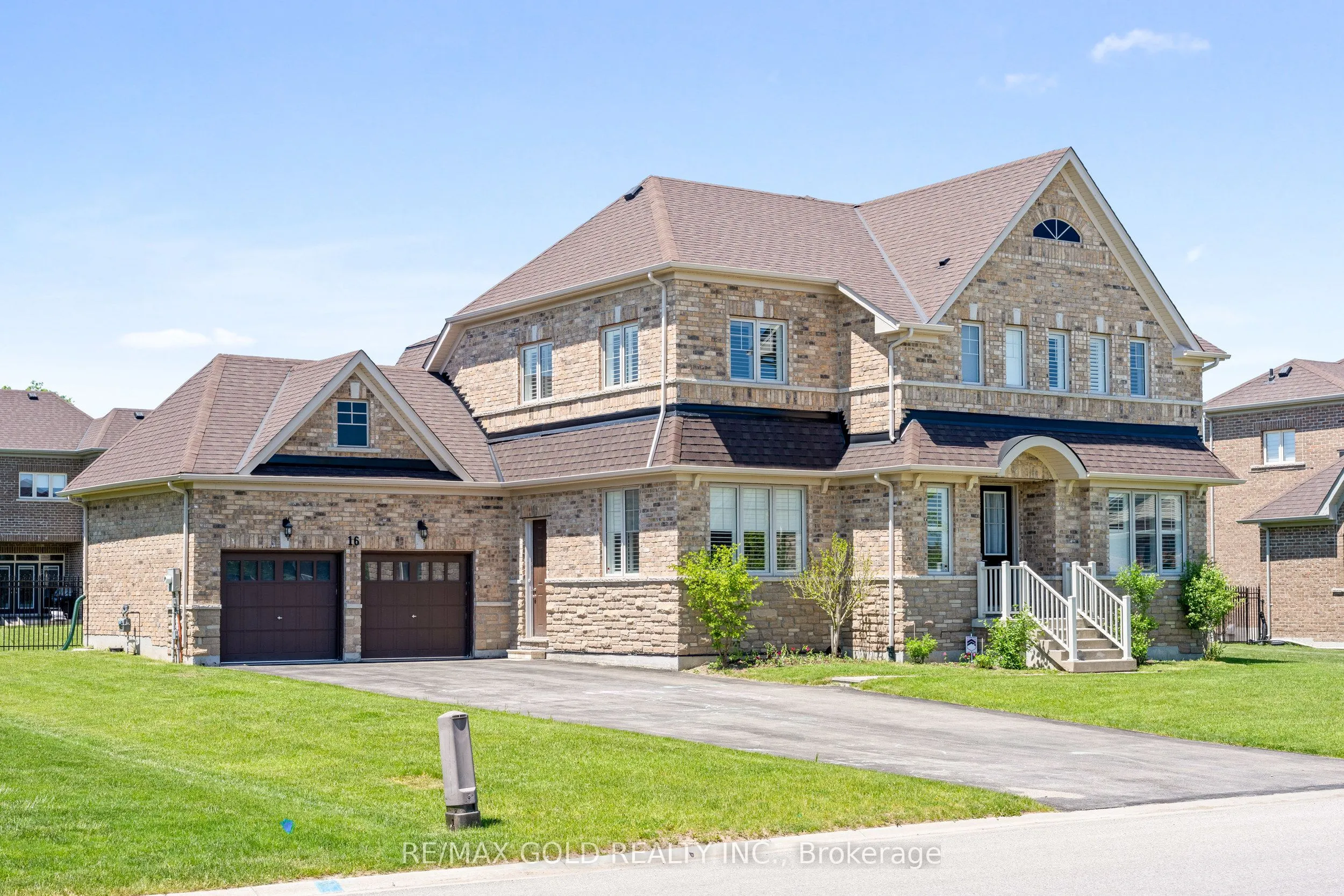 16 Meek Avenue