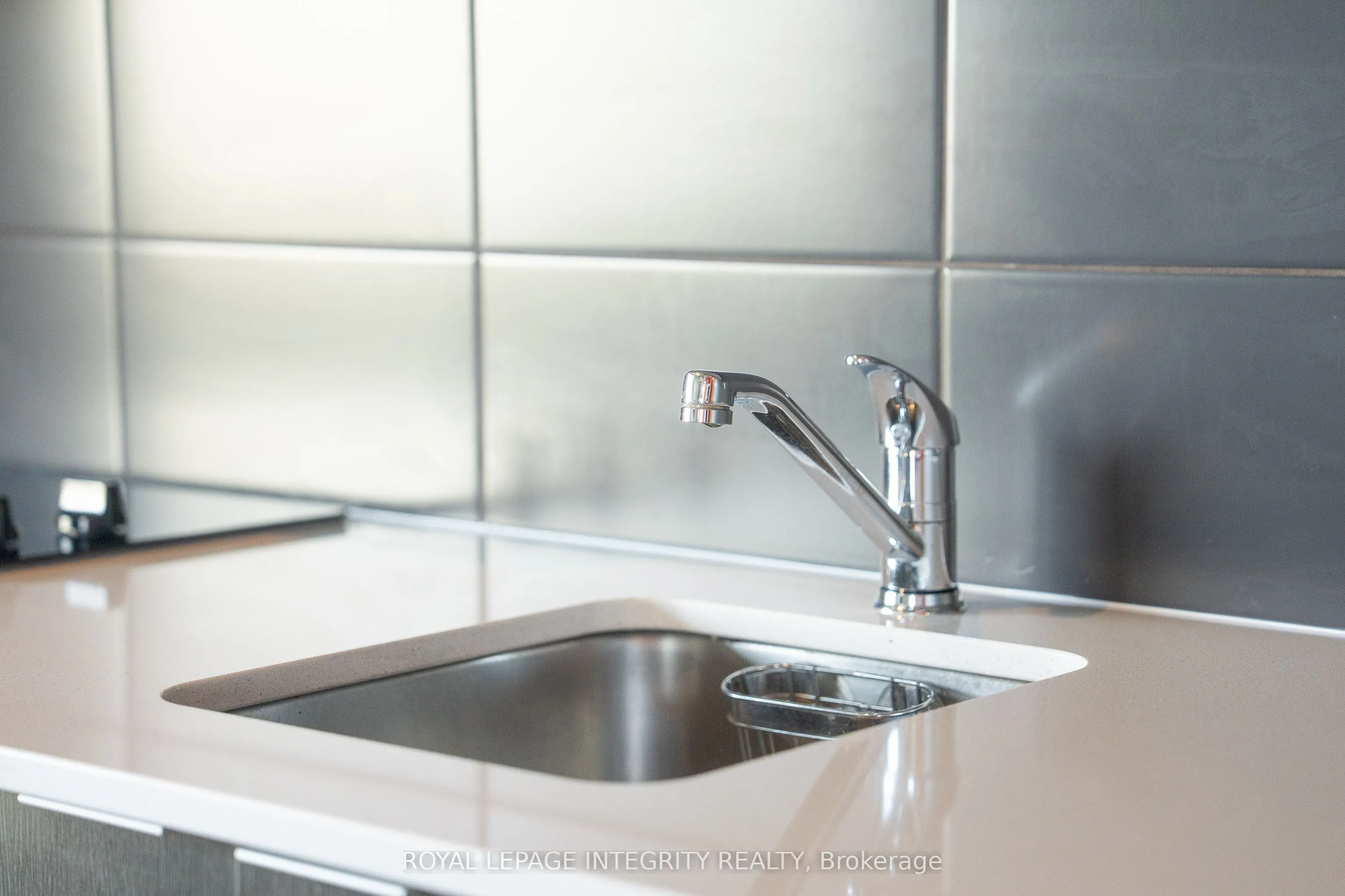 105 Champagne Avenue S #2503