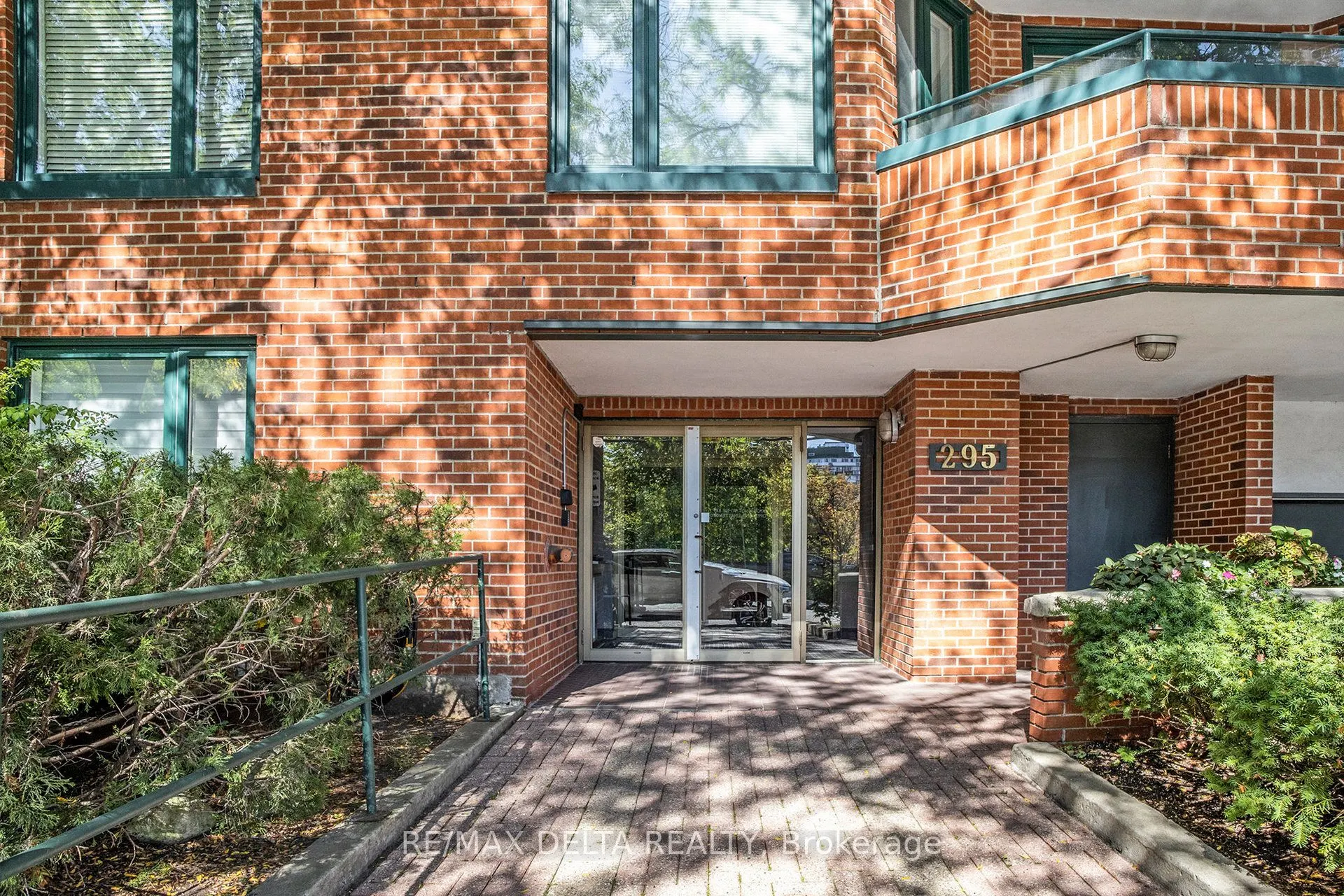 295 Gilmour Street #304