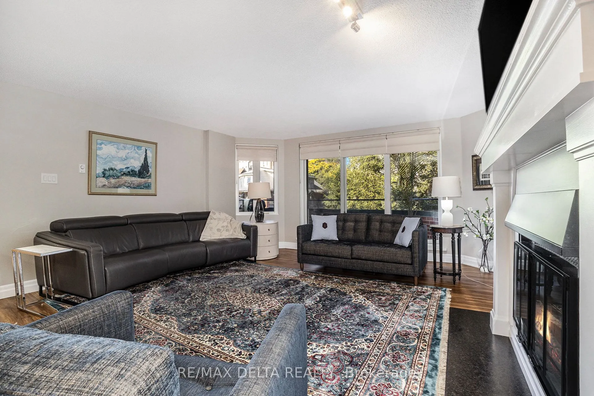 295 Gilmour Street #304