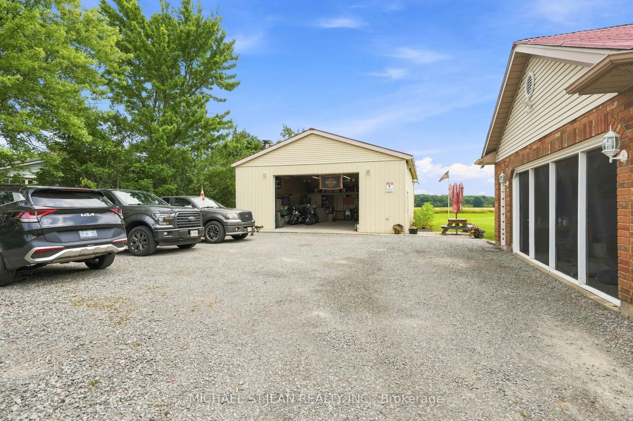 3557 Grimsby Road