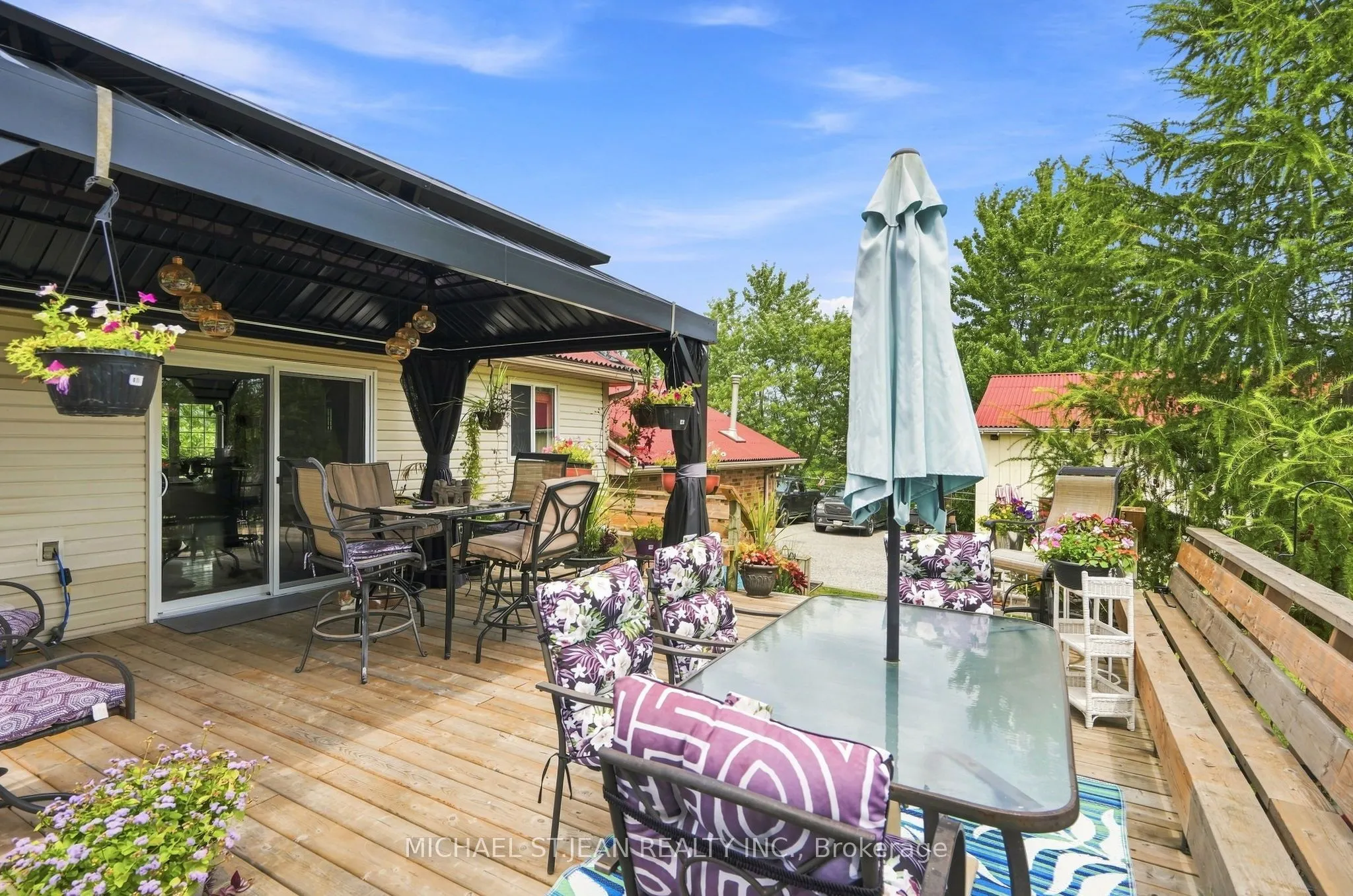 3557 Grimsby Road