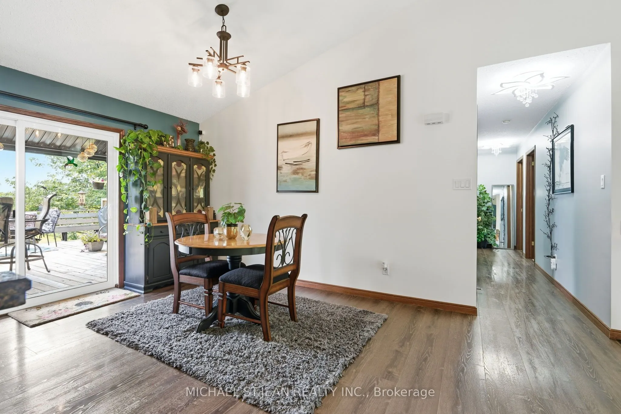 3557 Grimsby Road