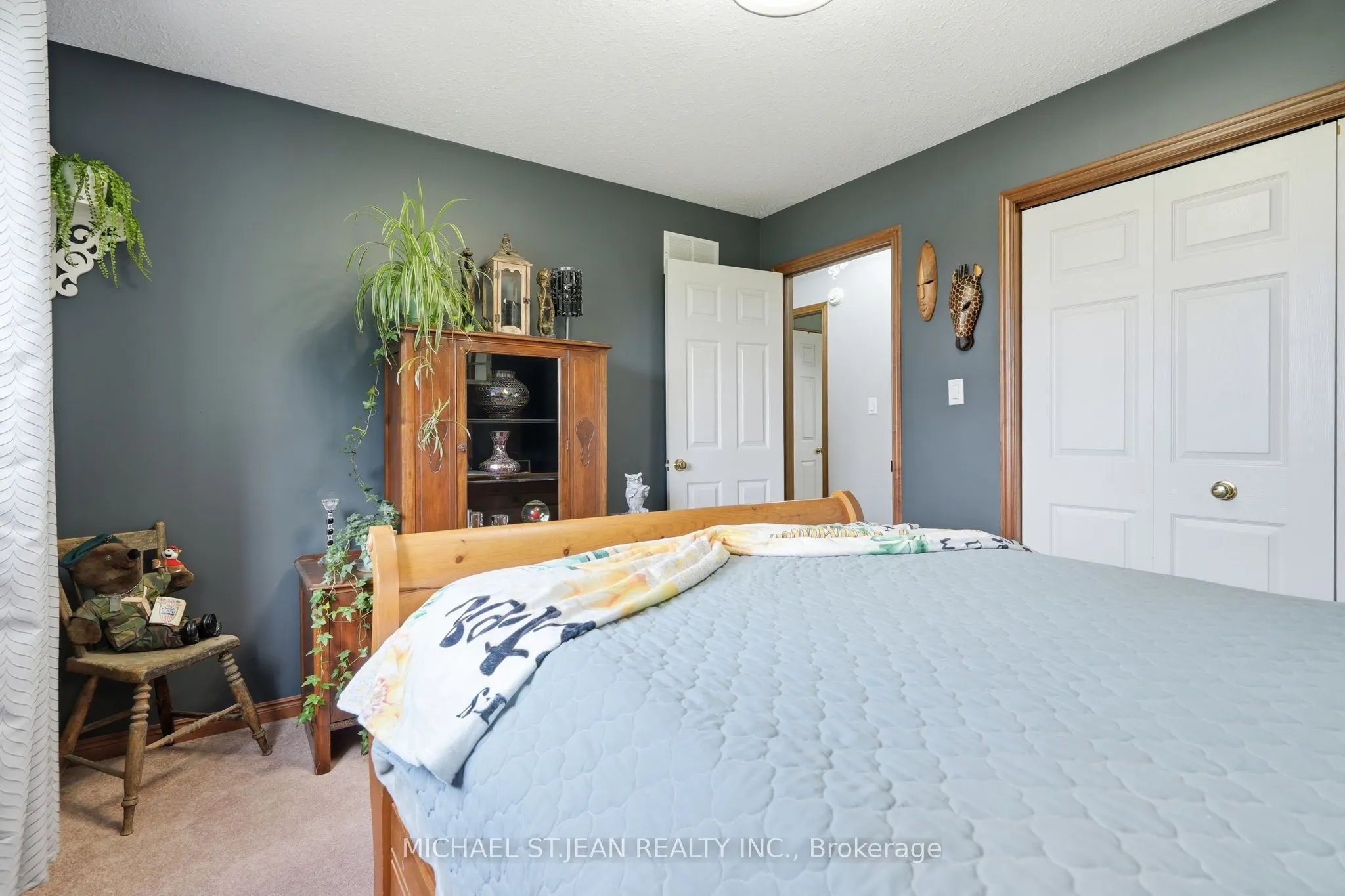3557 Grimsby Road