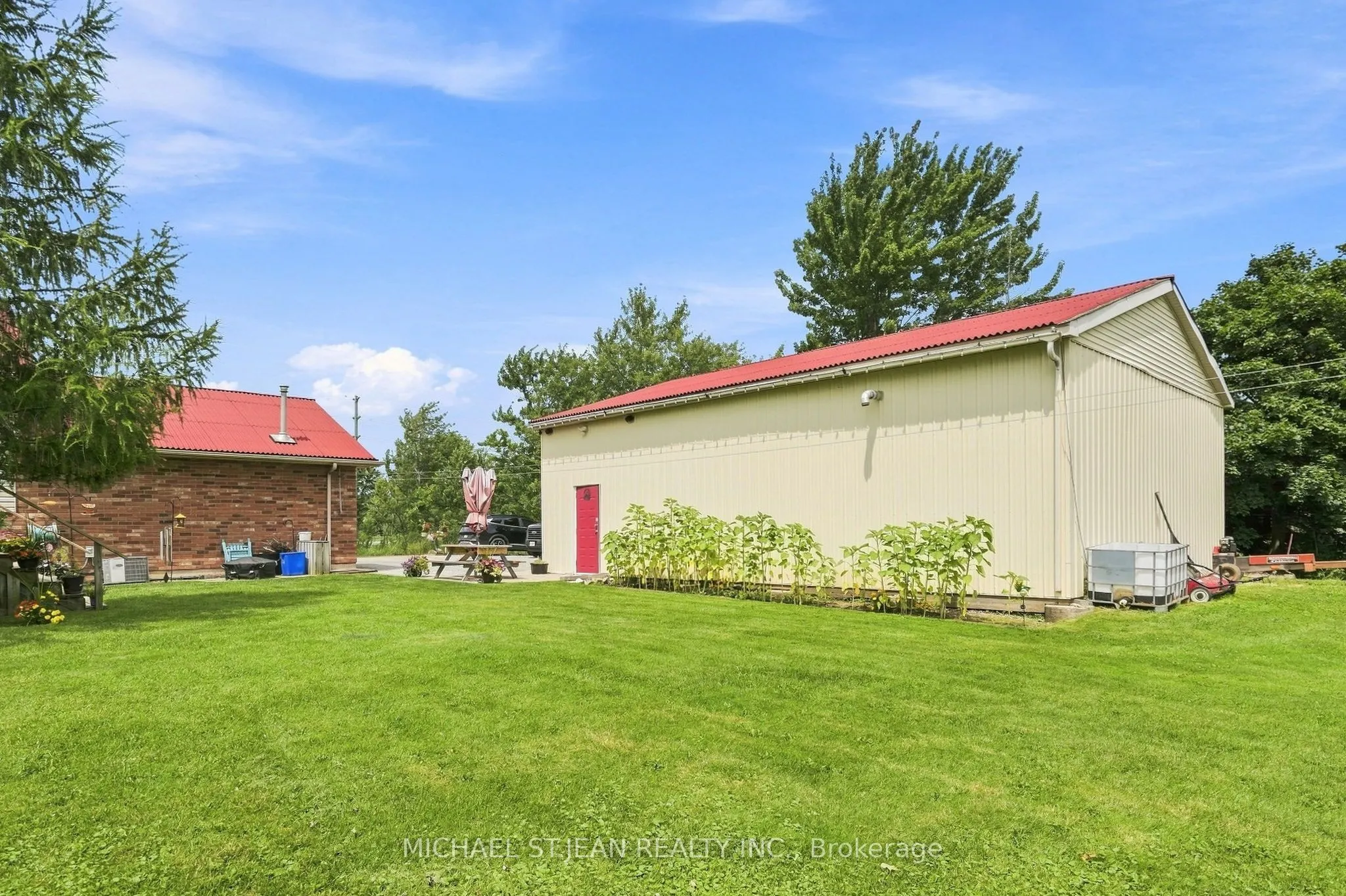 3557 Grimsby Road