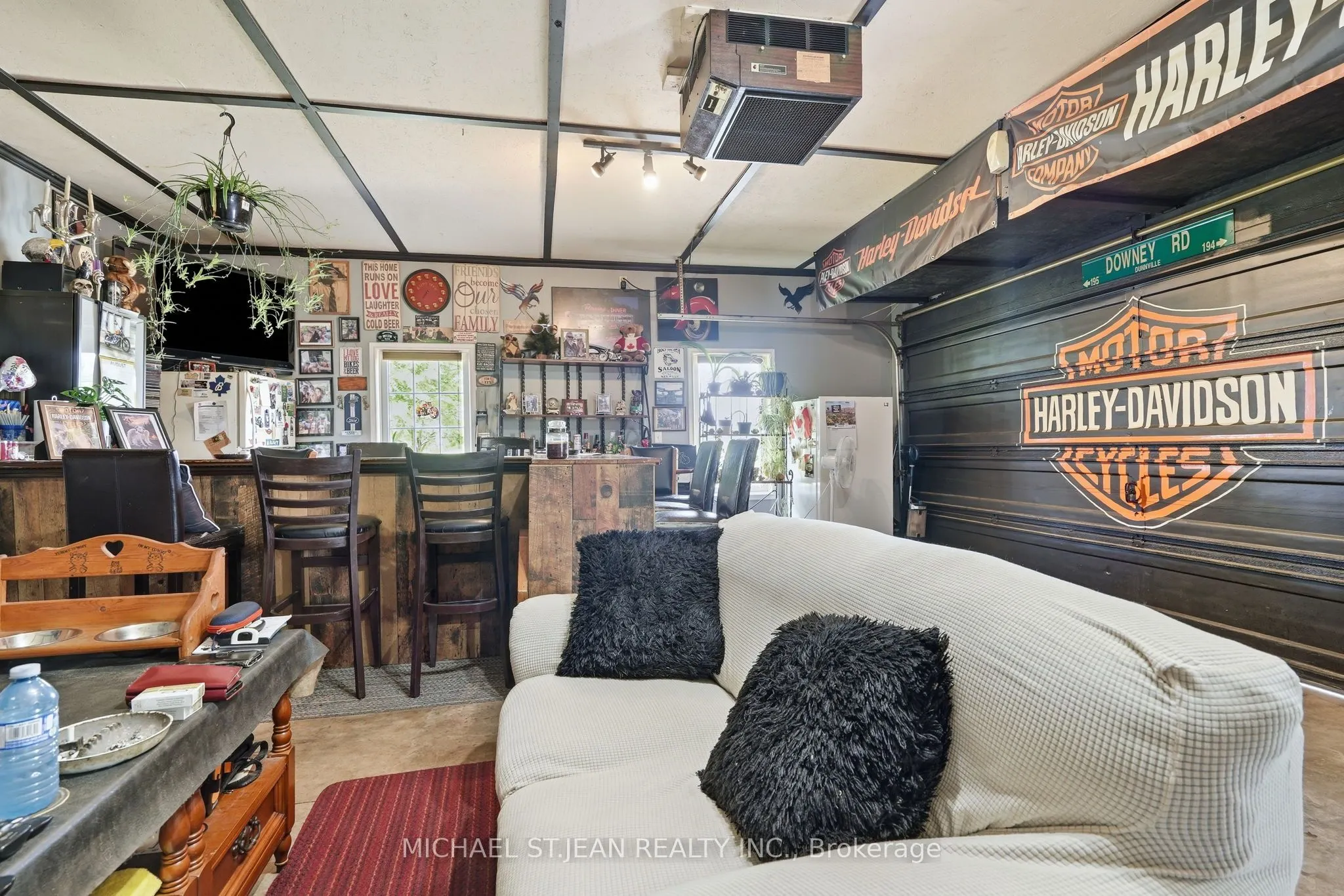 3557 Grimsby Road