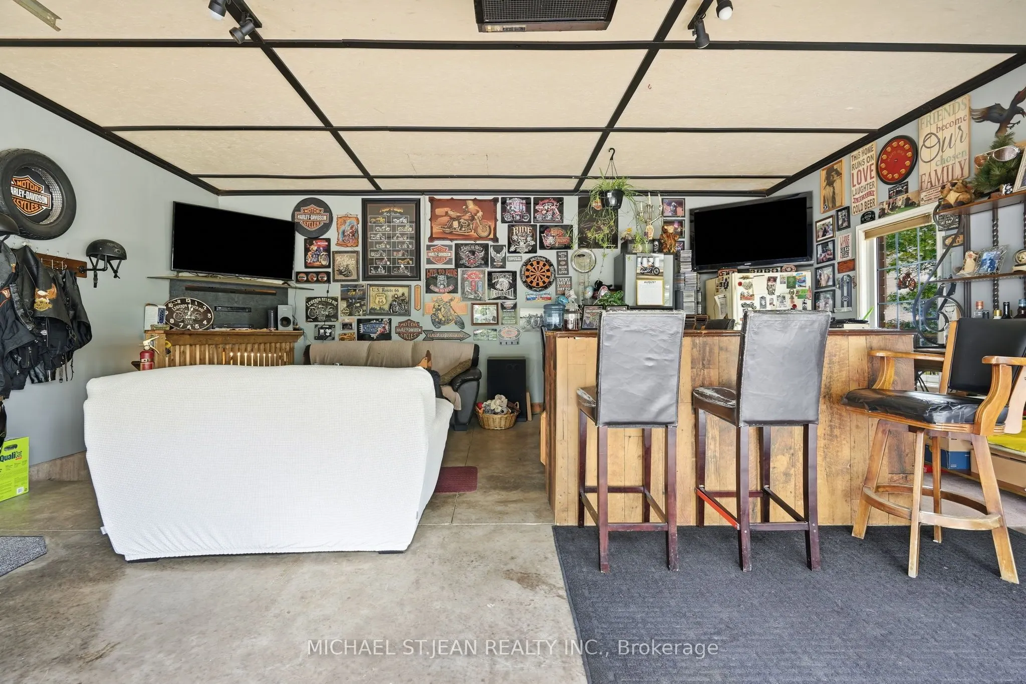 3557 Grimsby Road