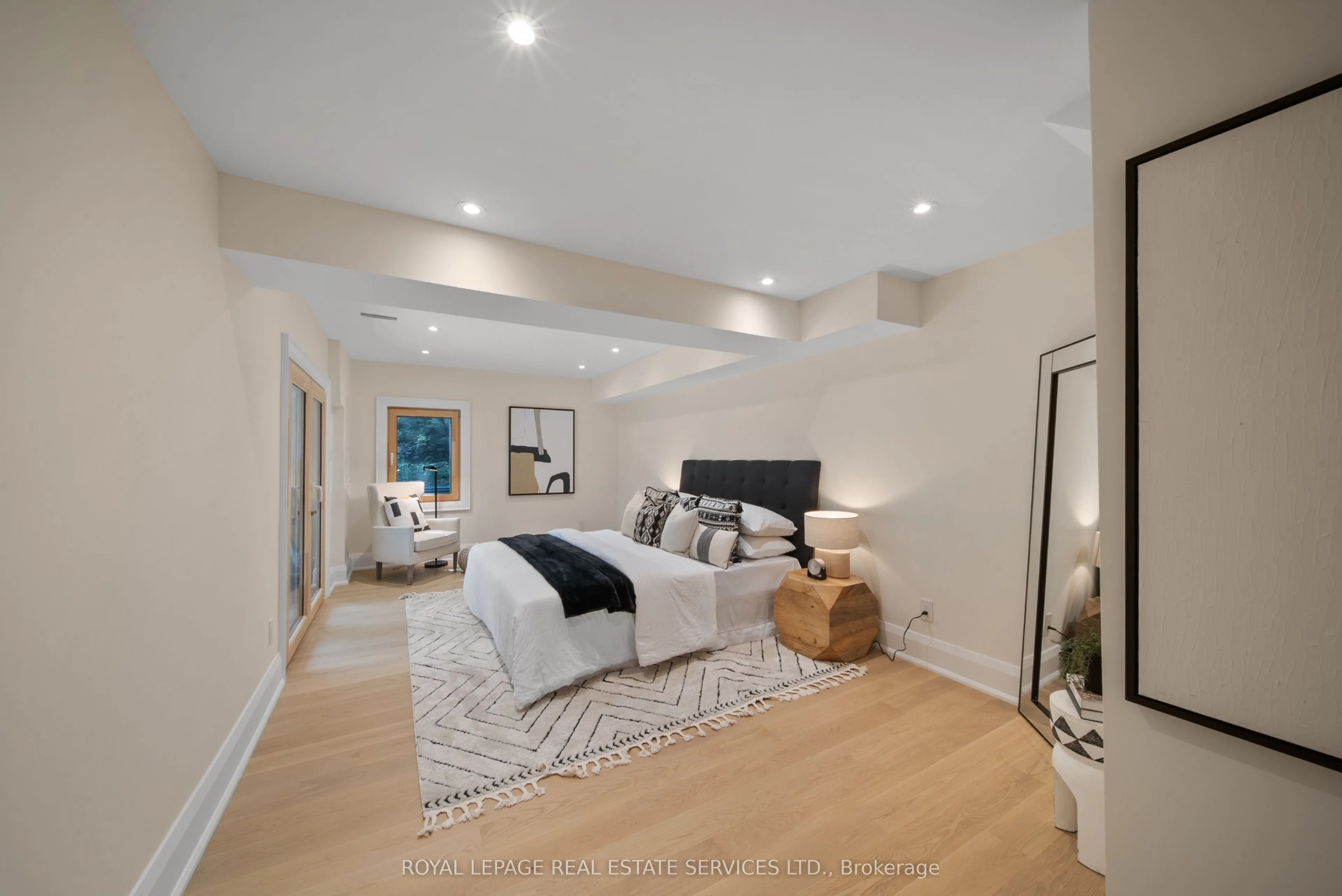 1024 Lidsley Road