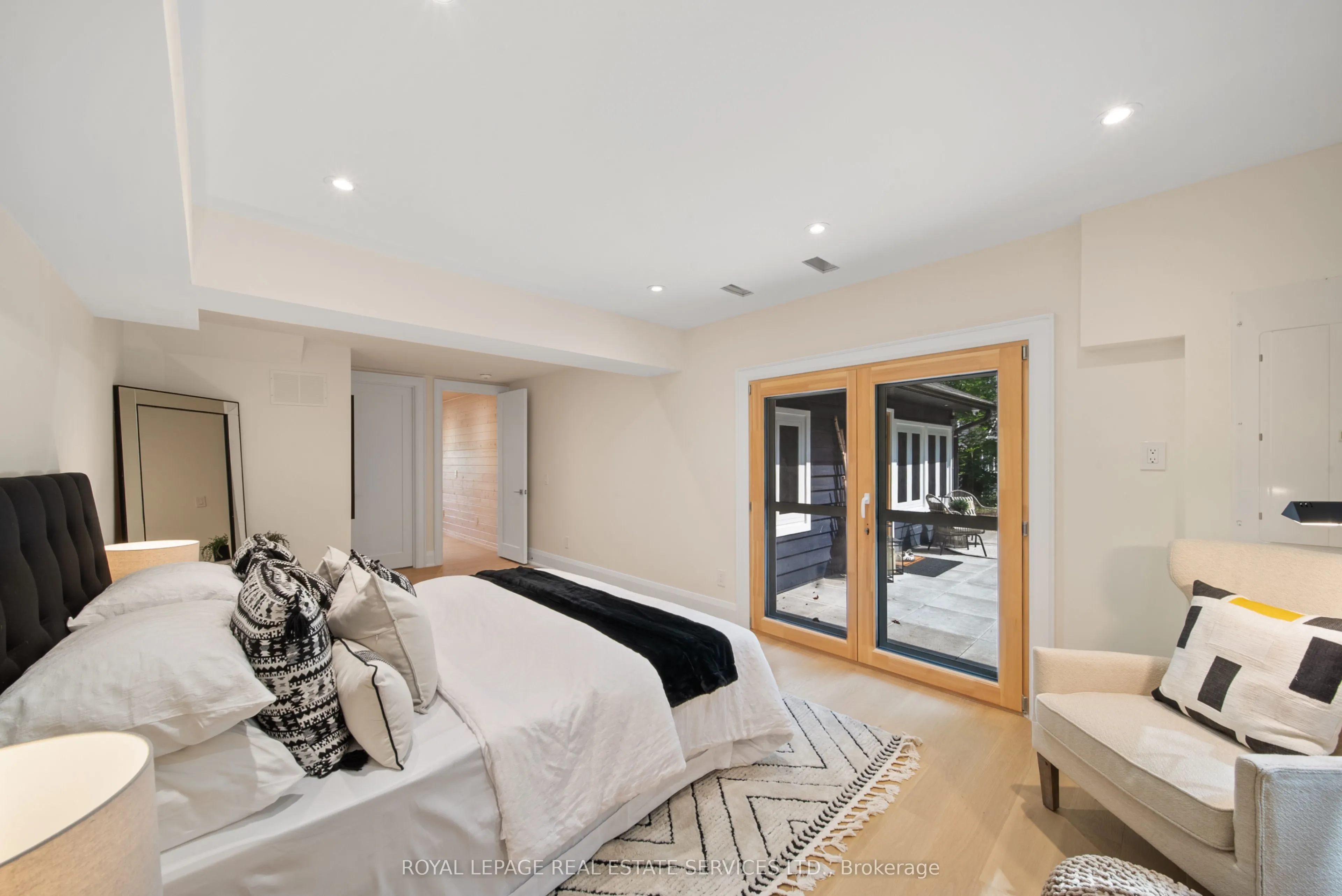 1024 Lidsley Road