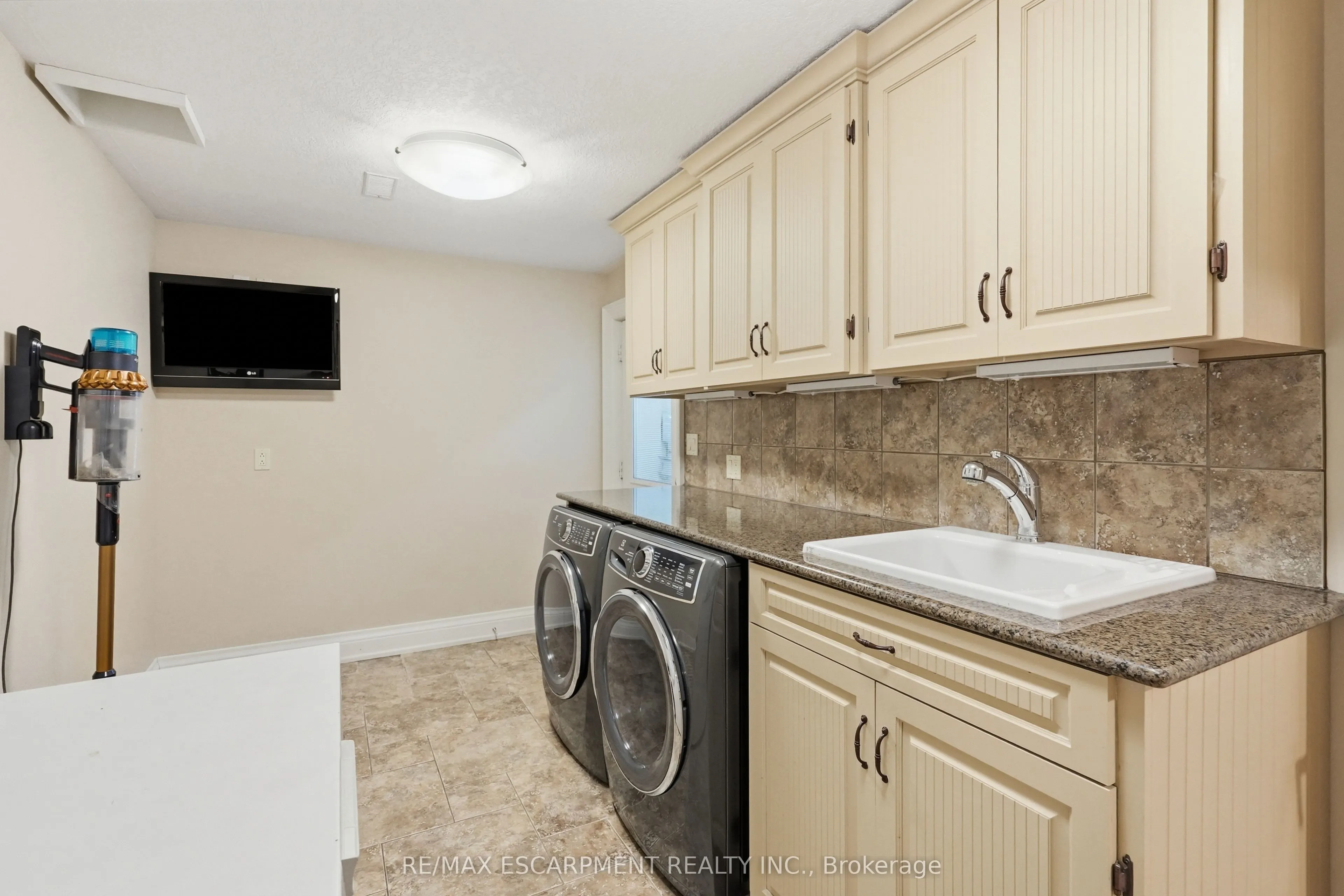 314 7th Concession Road E